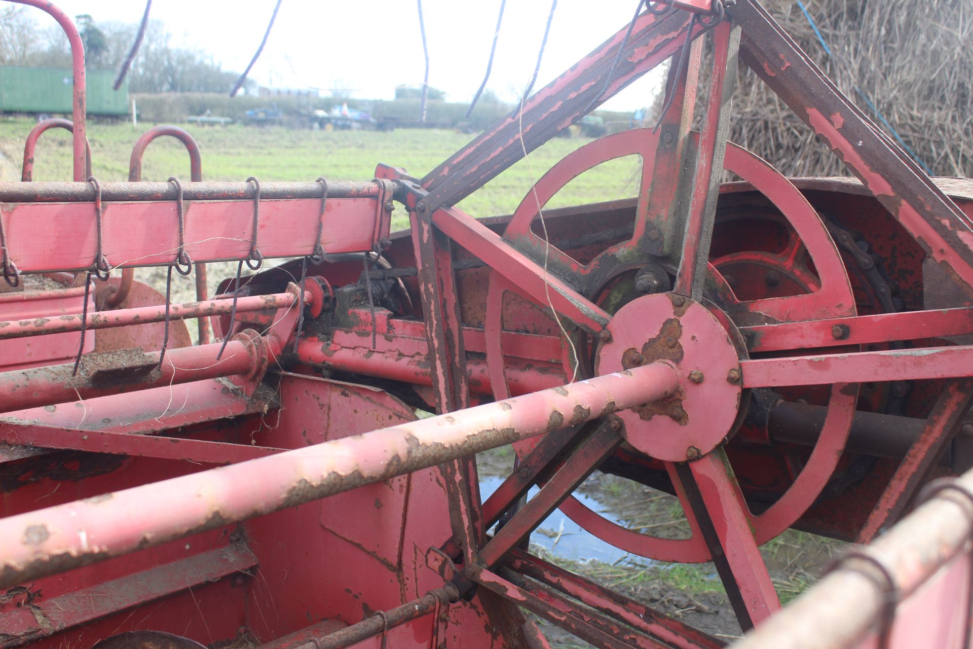 Massey Ferguson 788 8ft cut combine. Registration EBJ 851C (no paperwork). 12.4/11-28 front wheels - Image 15 of 53