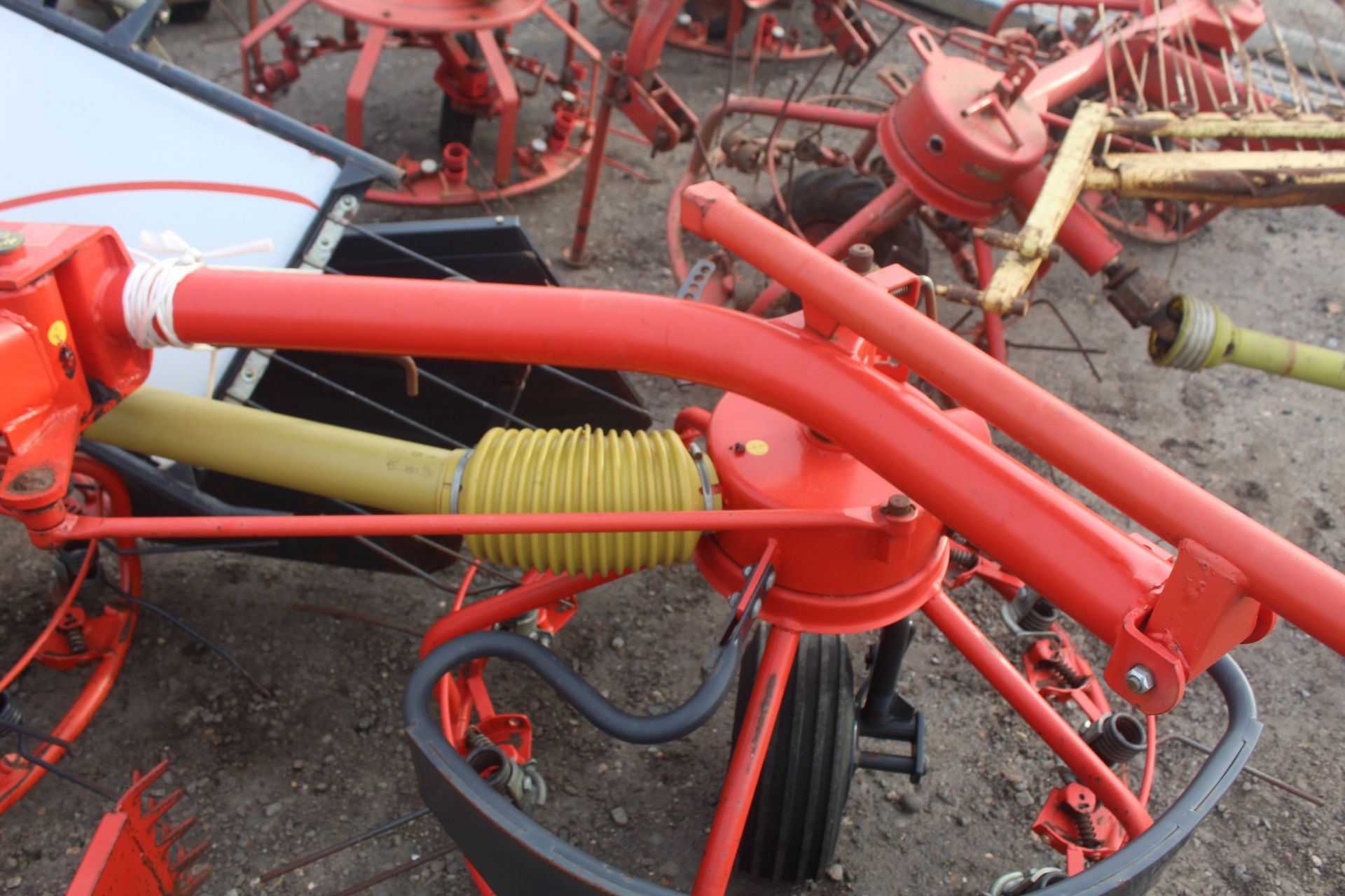 Kuhn Haybob 360. 2011. Owned from new. V - Image 7 of 20