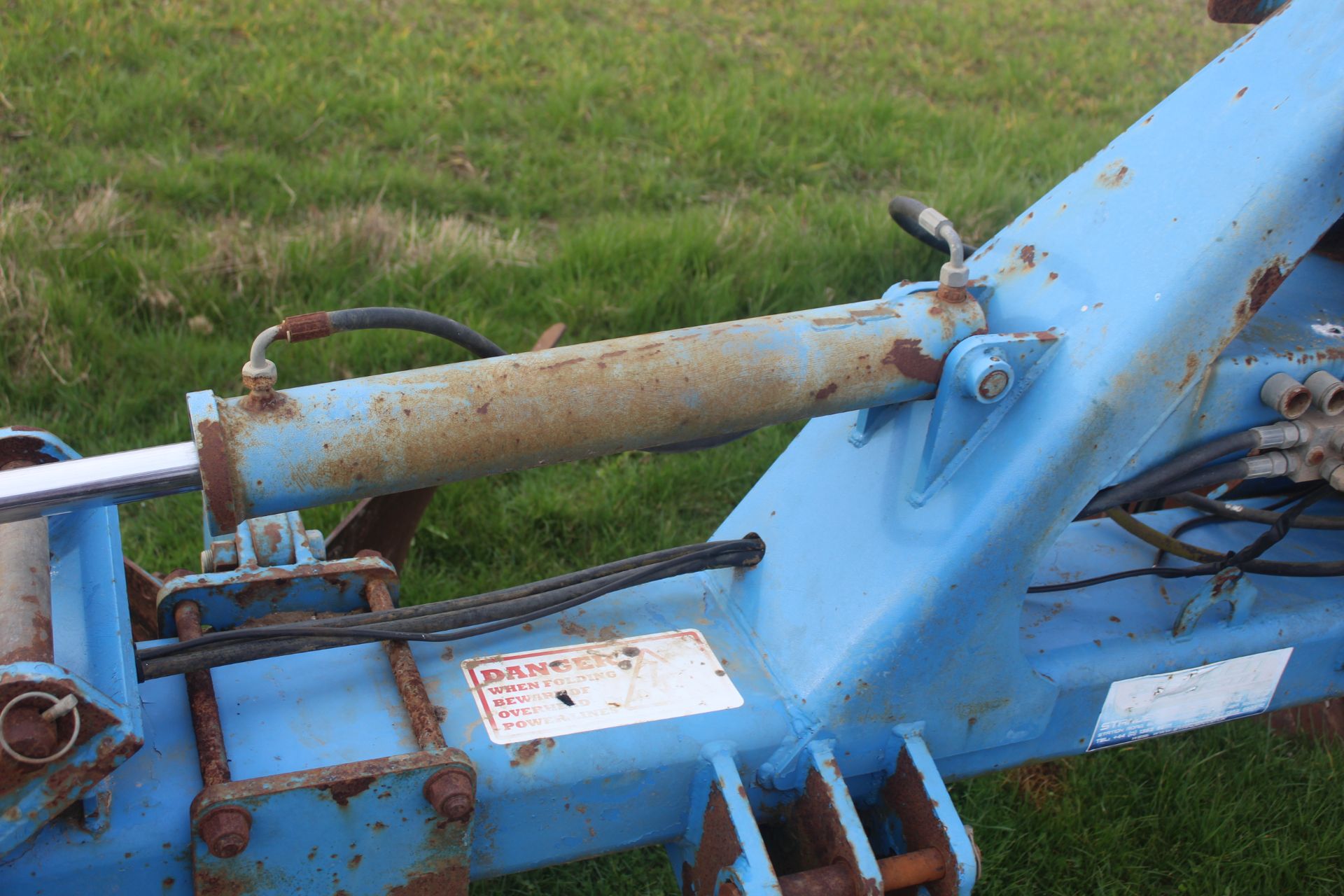 Standen hydraulic folding four row bed former. Serial number 298. 2011. With bout marker brackets - Image 35 of 36