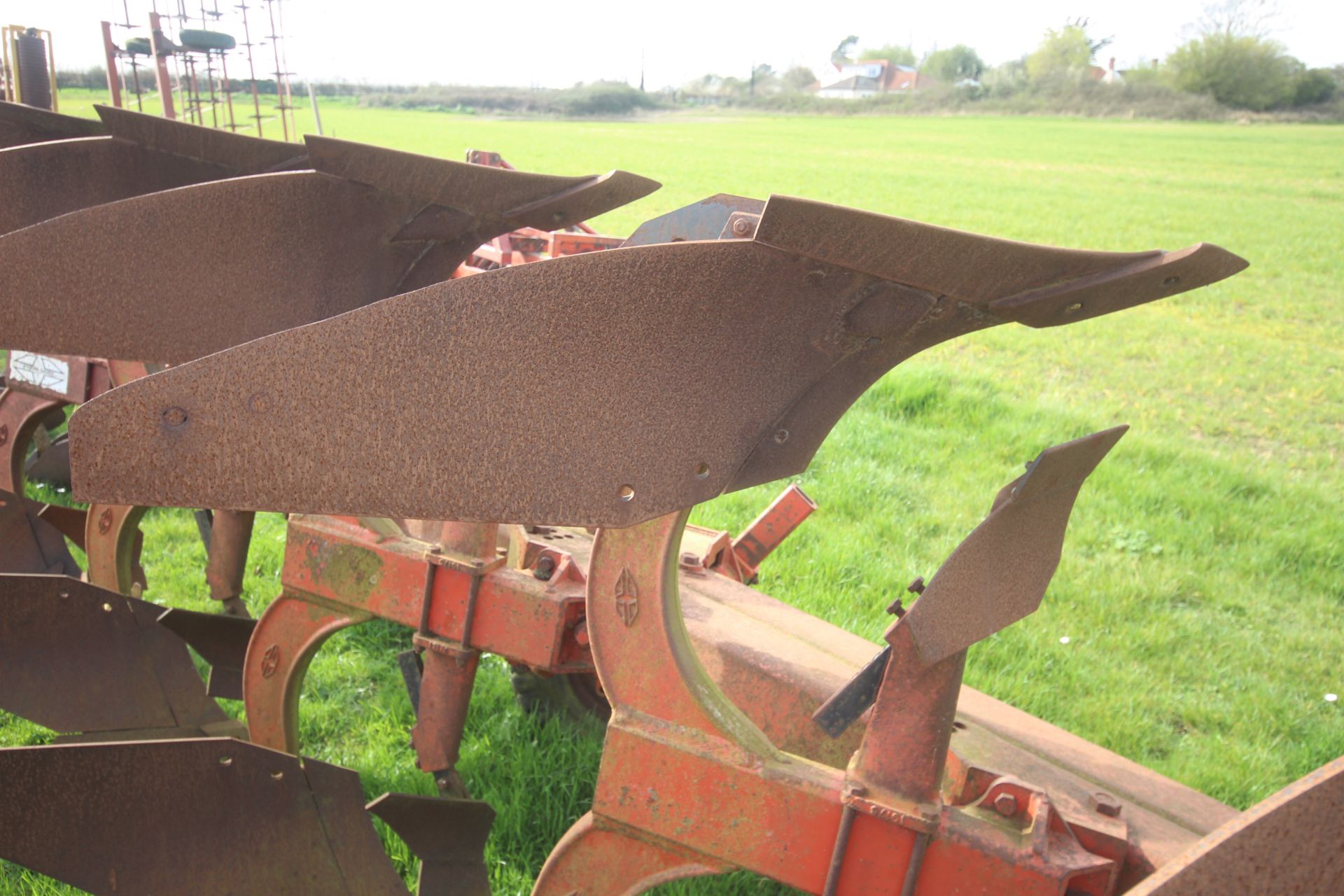 Gregoire Besson 5+1F reversible plough. 1997. One farm from new. V - Image 10 of 24