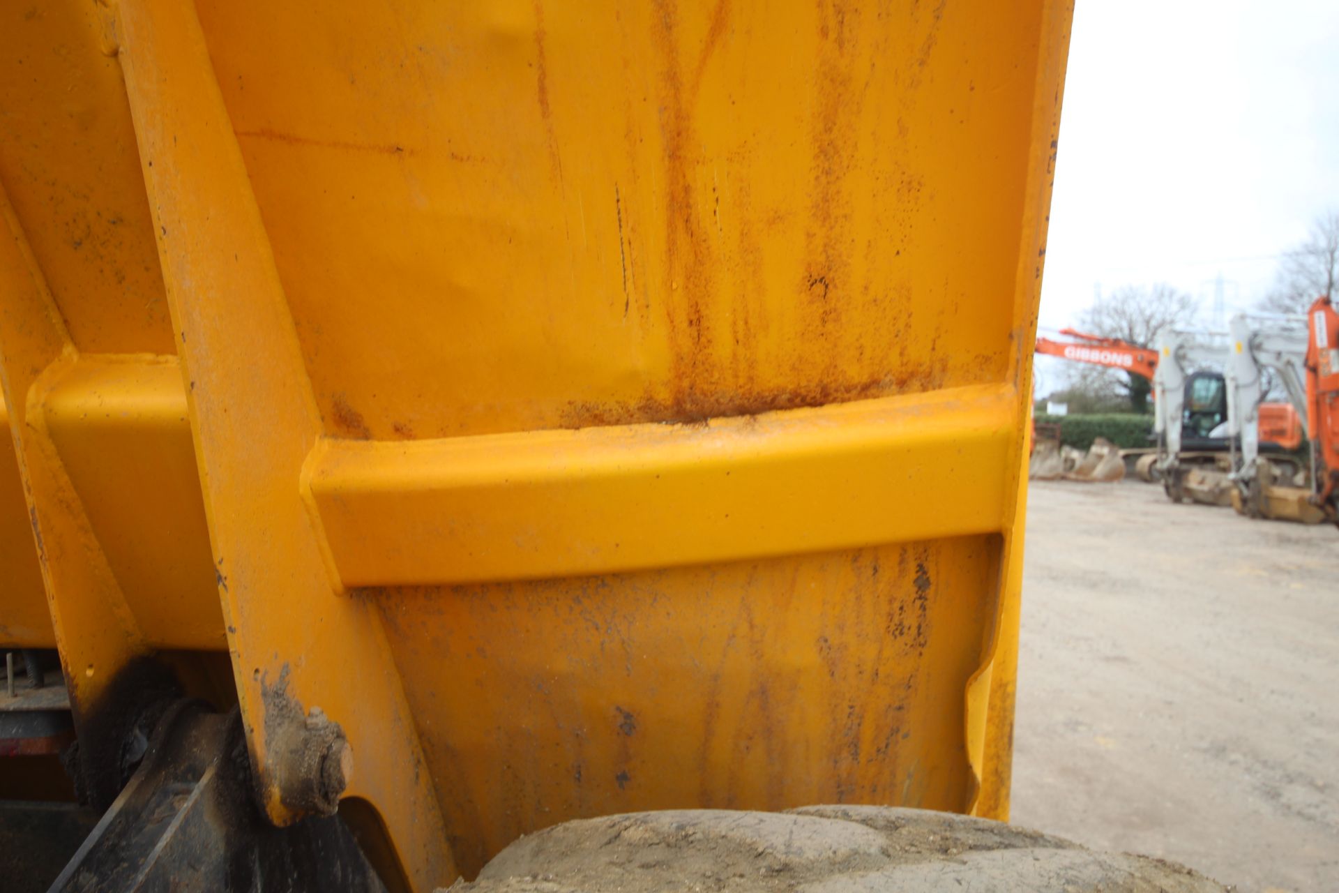 JCB 714 14T 4WD dumper. 2006. 6,088 hours. Serial number SLP714AT6EO830370. Owned from new. Key - Image 92 of 108