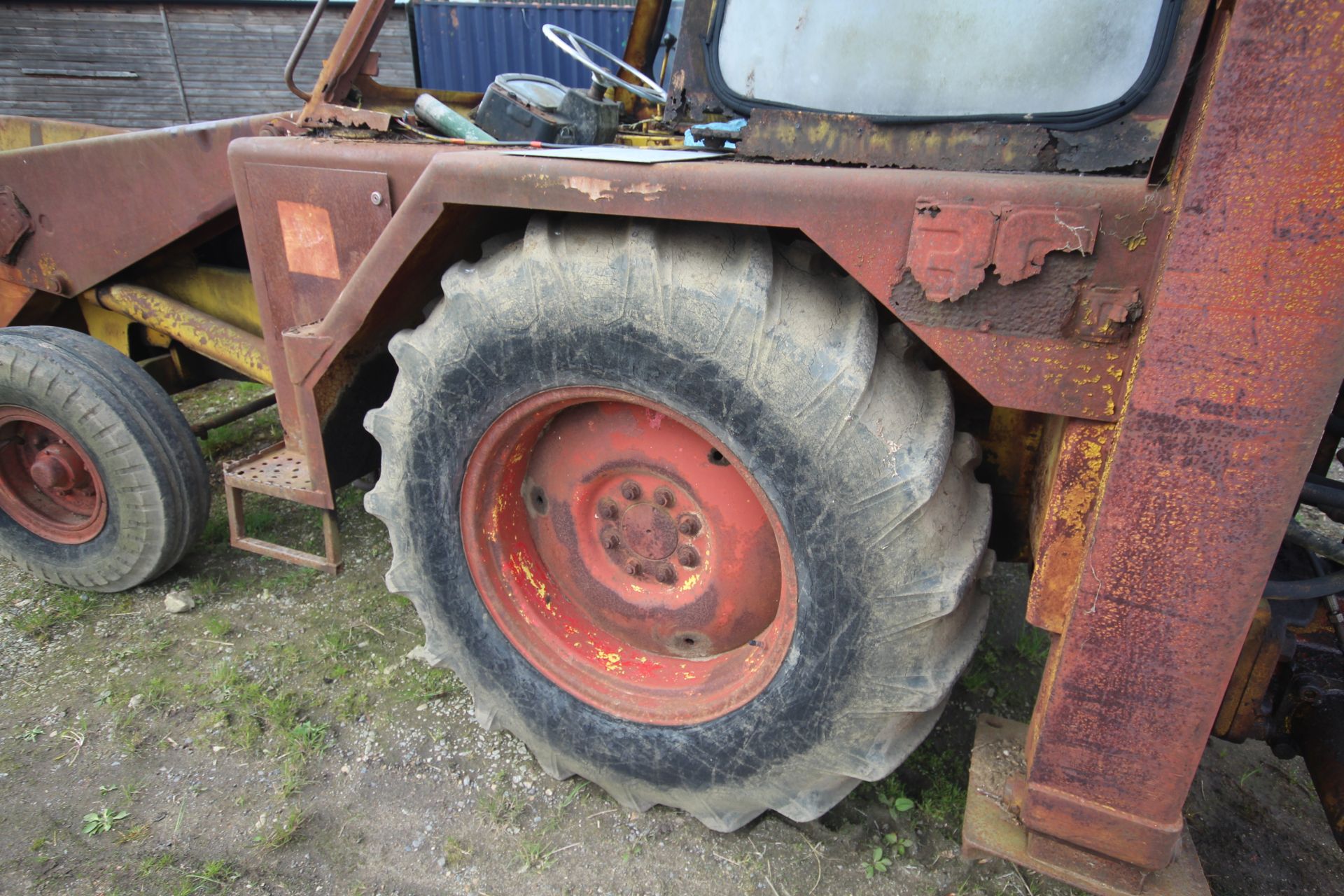 JCB 3C II 2WD backhoe loader. Registration Q106 EPV. With two rear buckets. Vendor reports that - Image 62 of 85