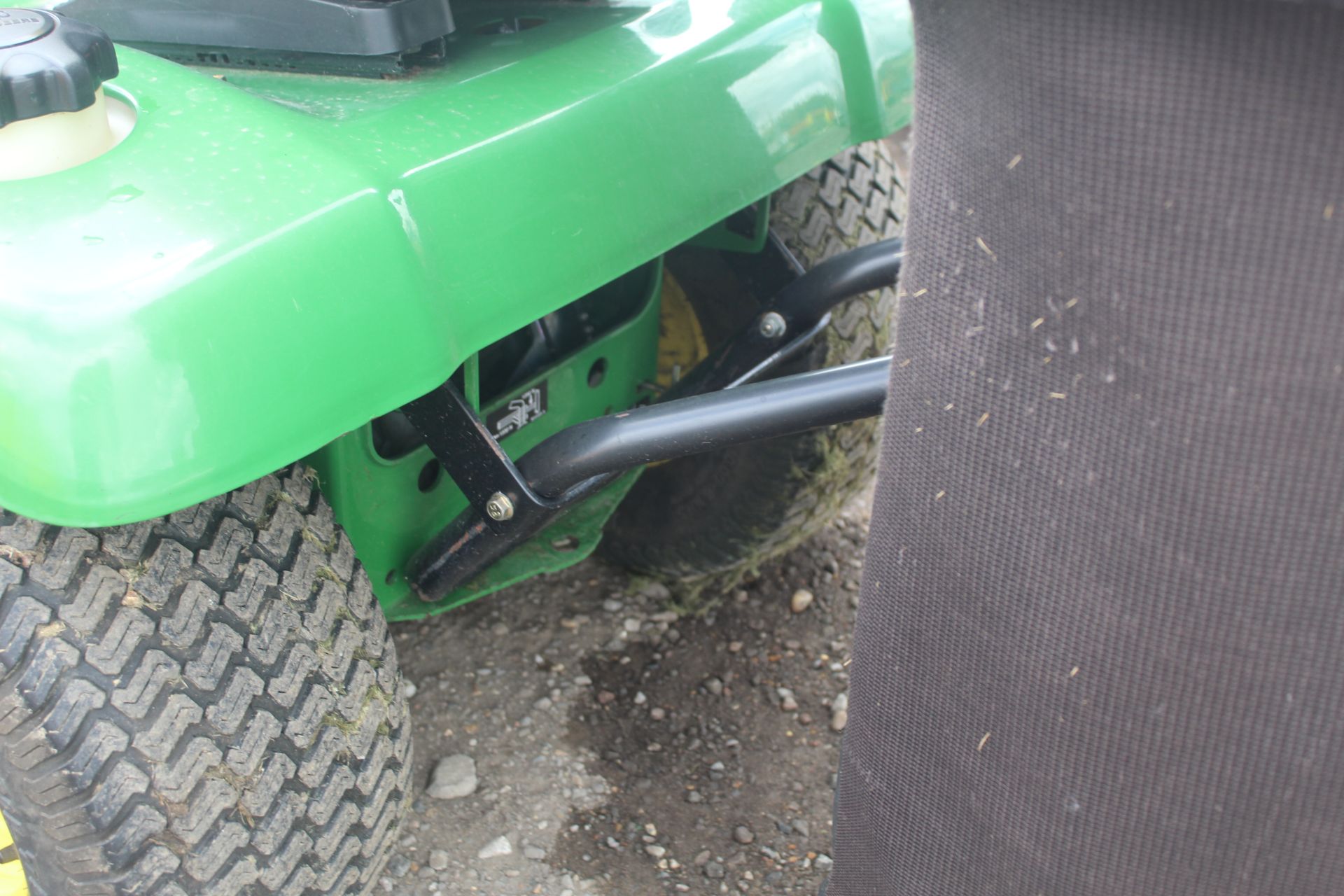 John Deere LX279 lawn mower with collector. Owned from new. Key held. - Image 24 of 30