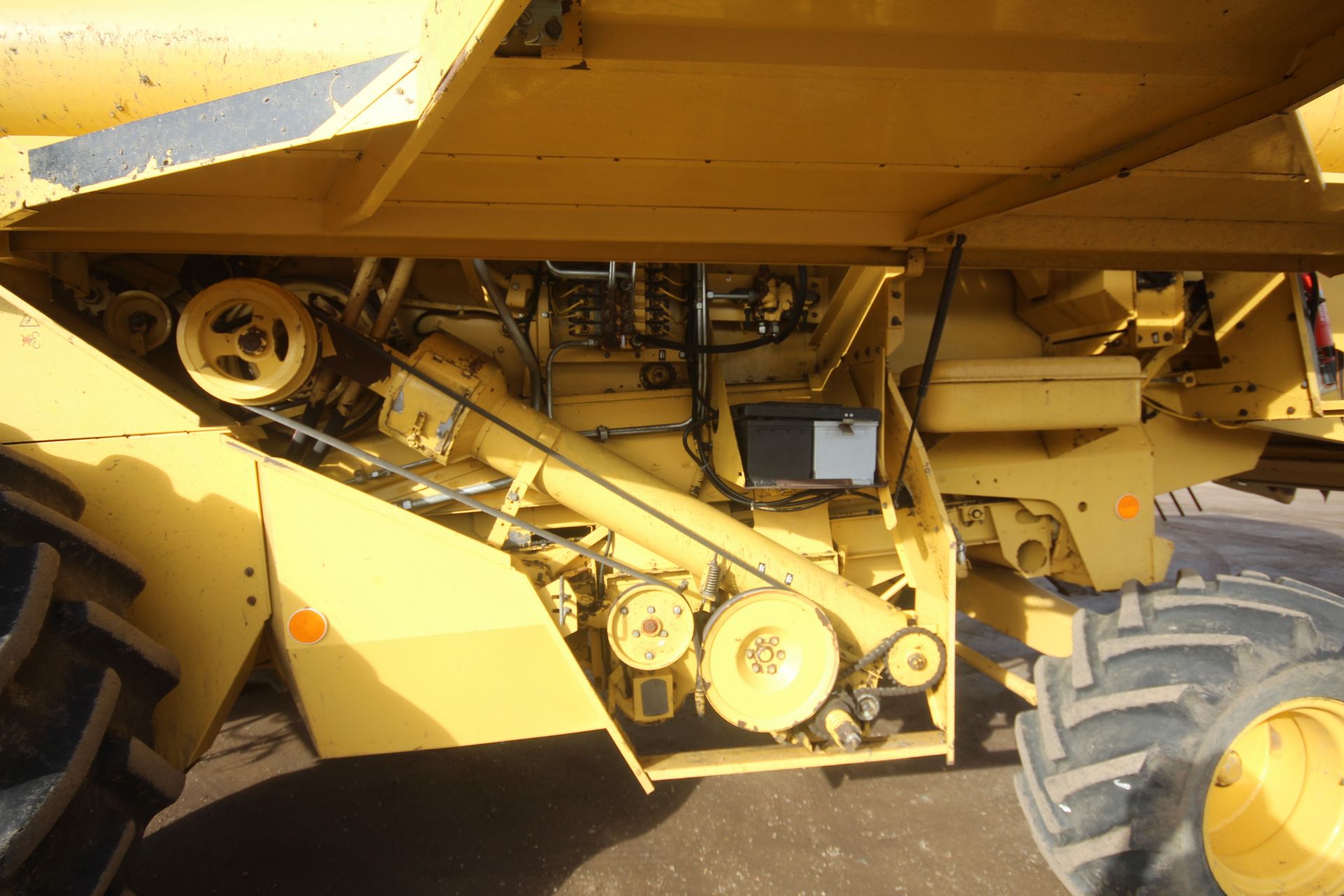 New Holland TX65 5 straw walker combine harvester. Registration N887 SKS. Date of first registration - Image 102 of 163