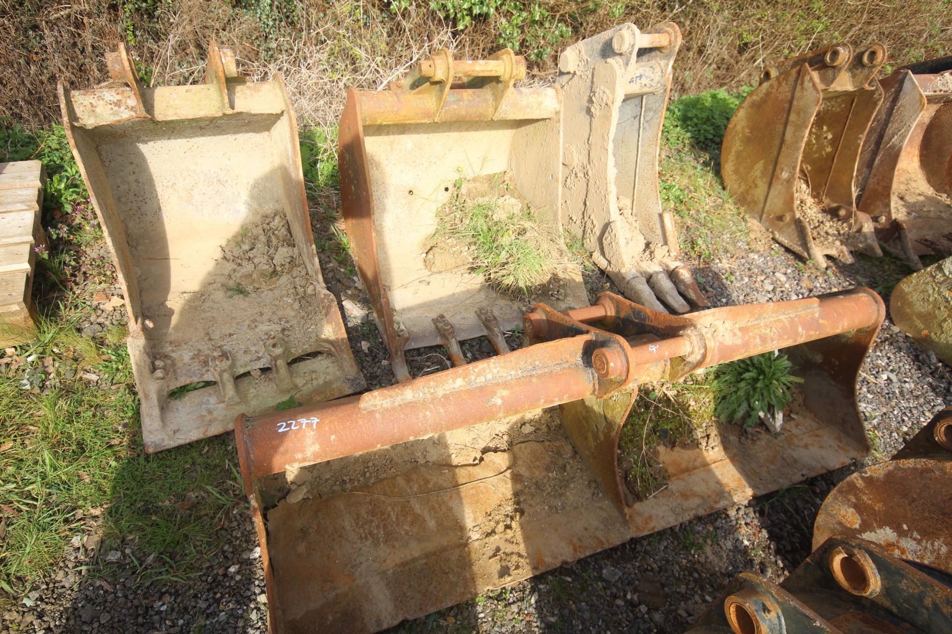 4x excavator buckets. To include 30in, 23in,12in and 6ft grading. For sale on behalf of the