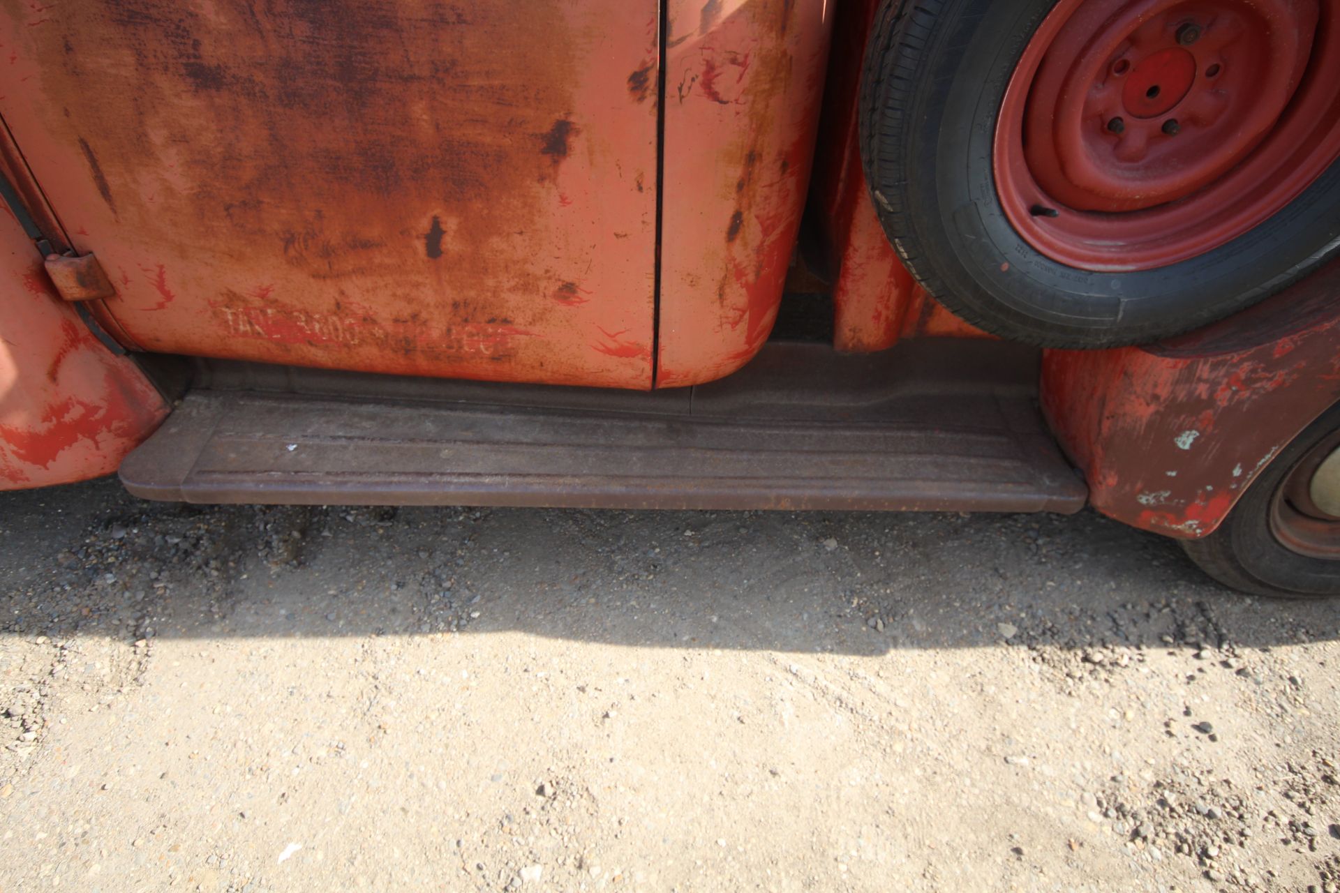 International R100 petrol pick-up. Registration 161 XVY. 1954. Vendor reports a lot of - Image 32 of 54