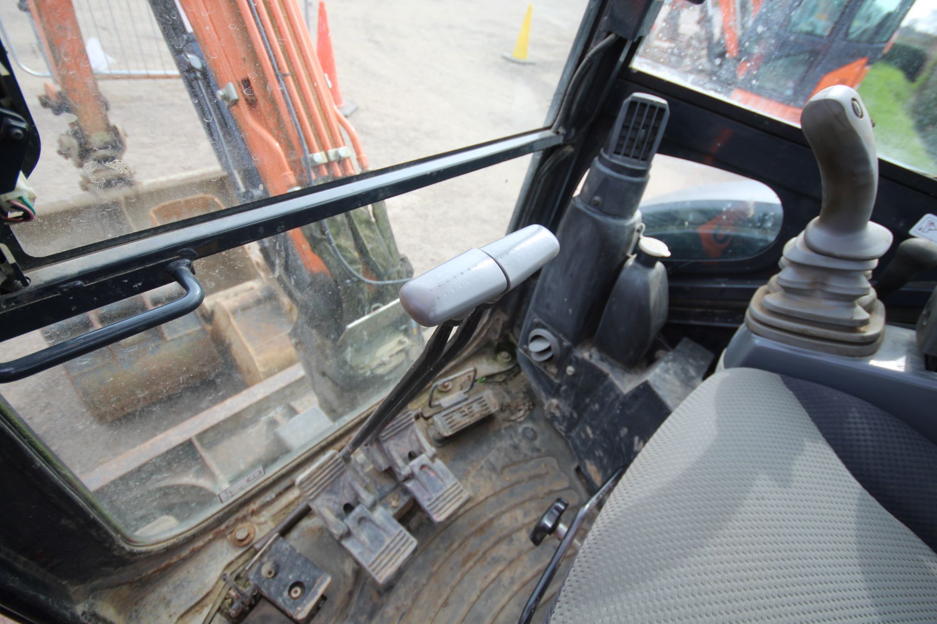 Hitachi Z-Axis 26U-5a 2.6T rubber track excavator. 2018. 2,061 hours. Serial number HCM - Image 47 of 61