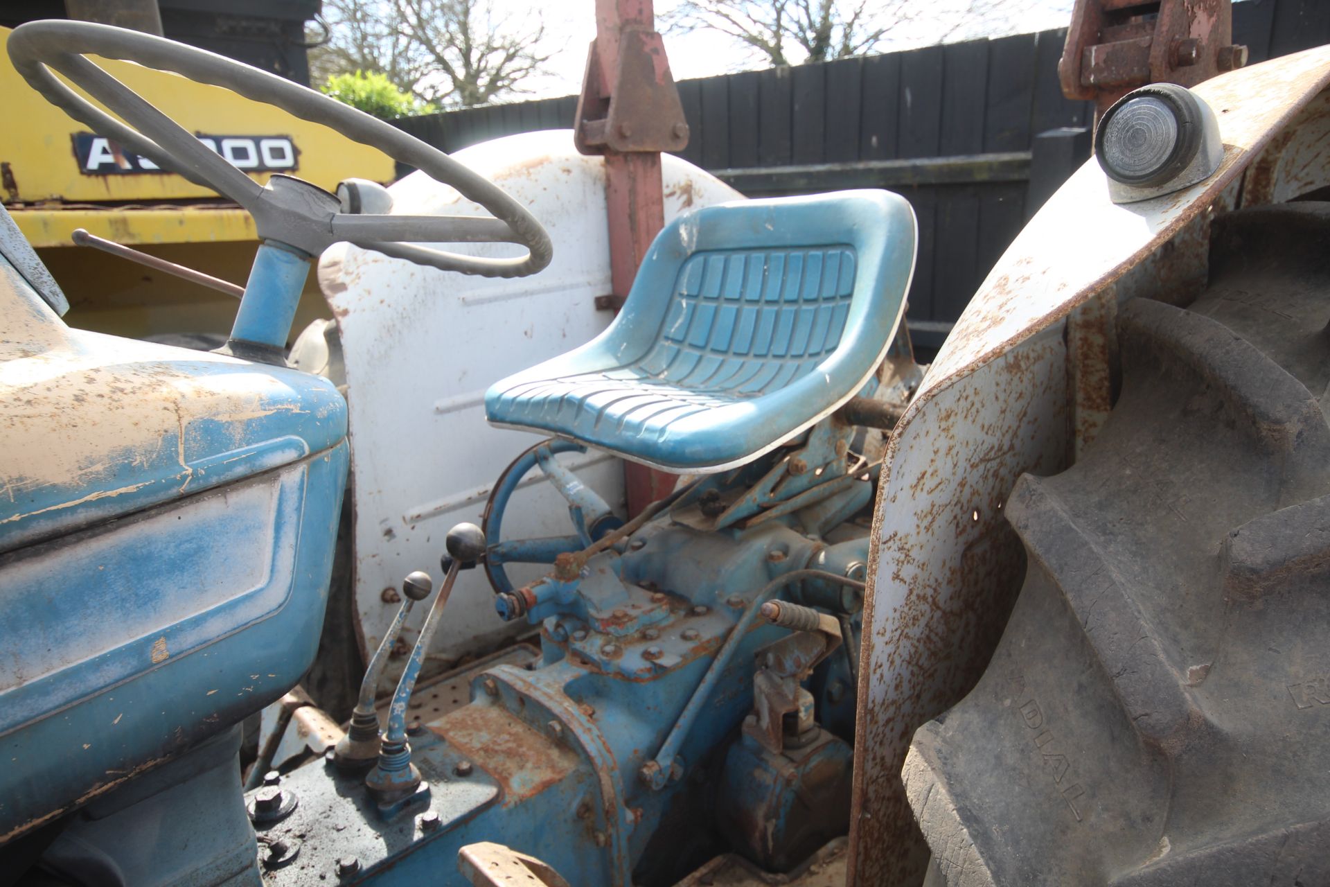 Ford 4000 Pre-Force 2WD tractor. Registration SRT 439F (expired). 13.6R36 rear wheels and tyres @ - Image 17 of 45