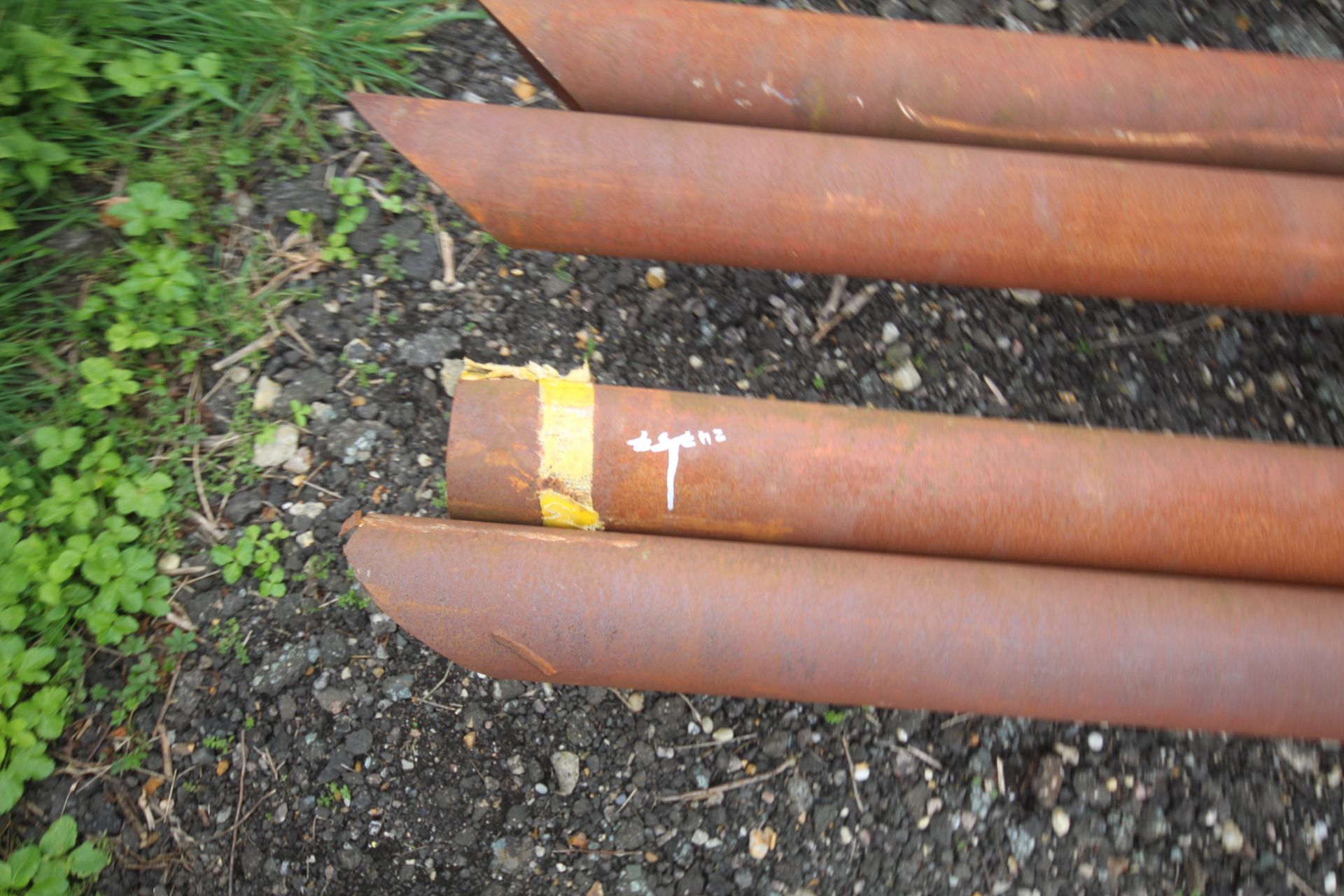 2x lengths of heavy duty steel tube. - Image 6 of 7