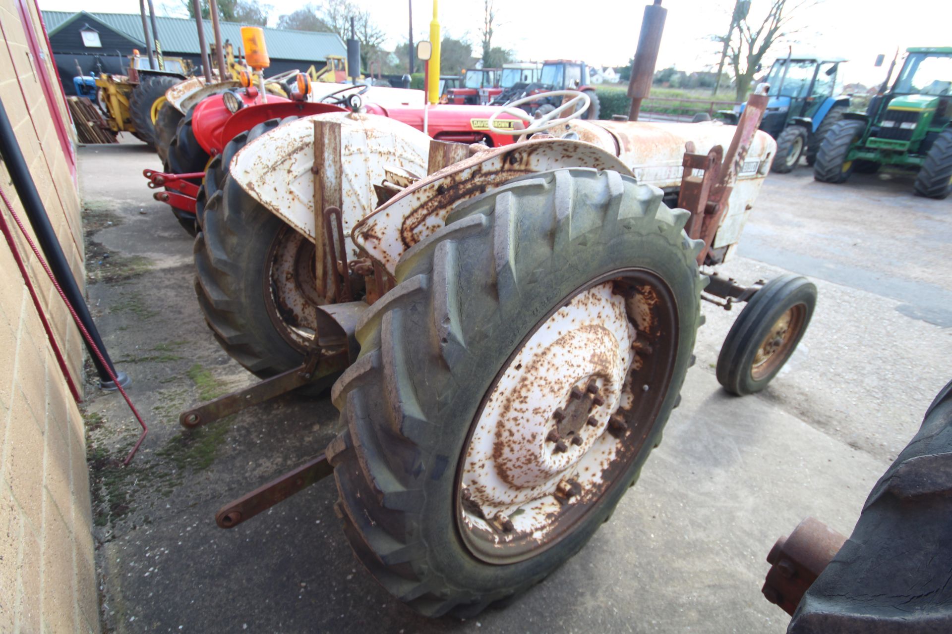 David Brown 990 Selectamatic 2WD tractor. Vendor reports that it starts runs and drives but requires - Image 3 of 45
