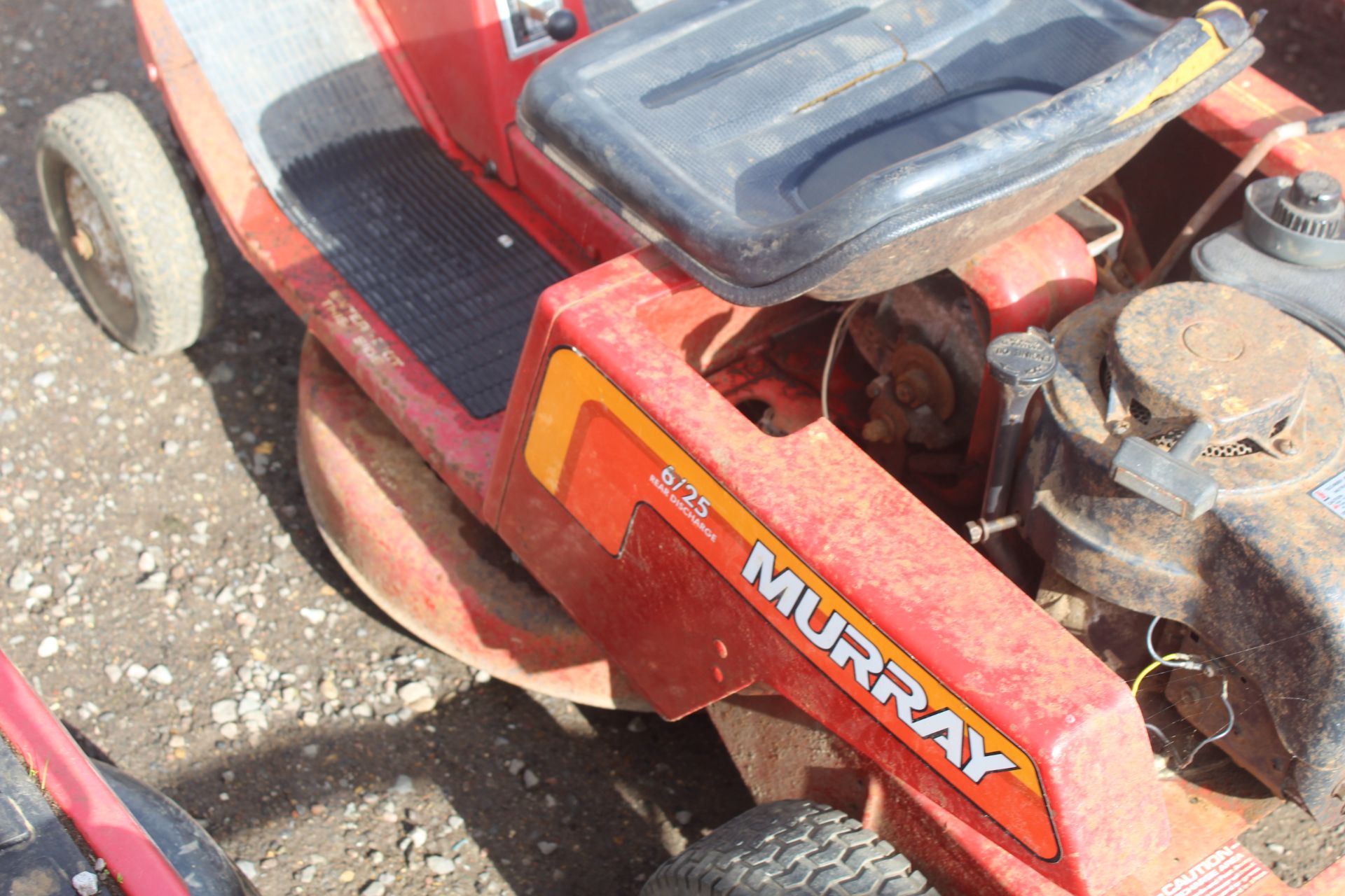 Murray 6/25 ride-on mower. Serial number 041202. V - Image 14 of 15