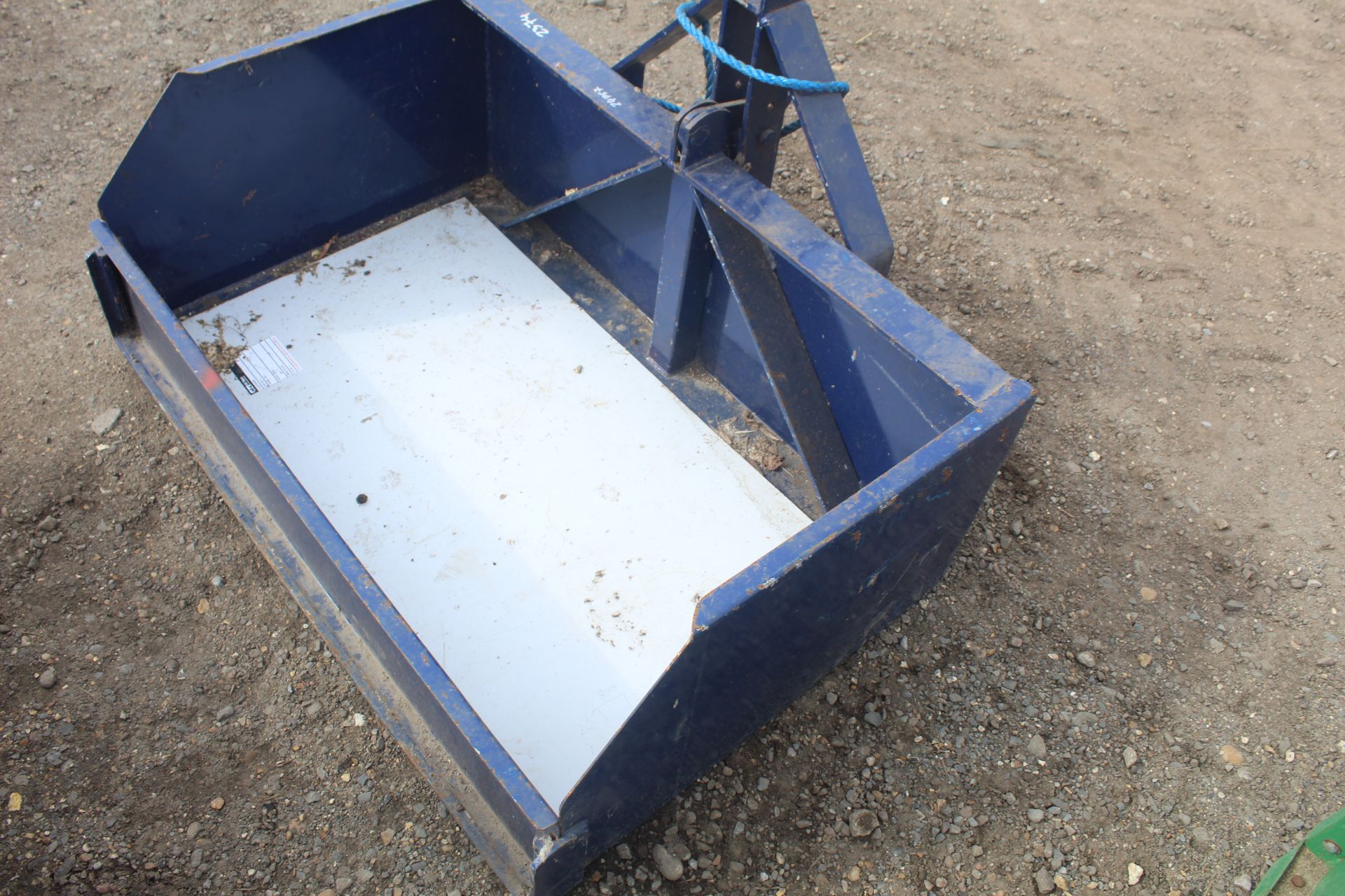 Beaco tipping transport box. - Image 7 of 8