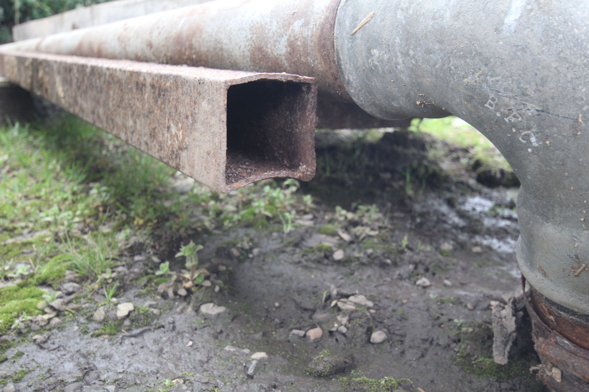 Large galvanised pipe and box section steel. V - Image 3 of 7