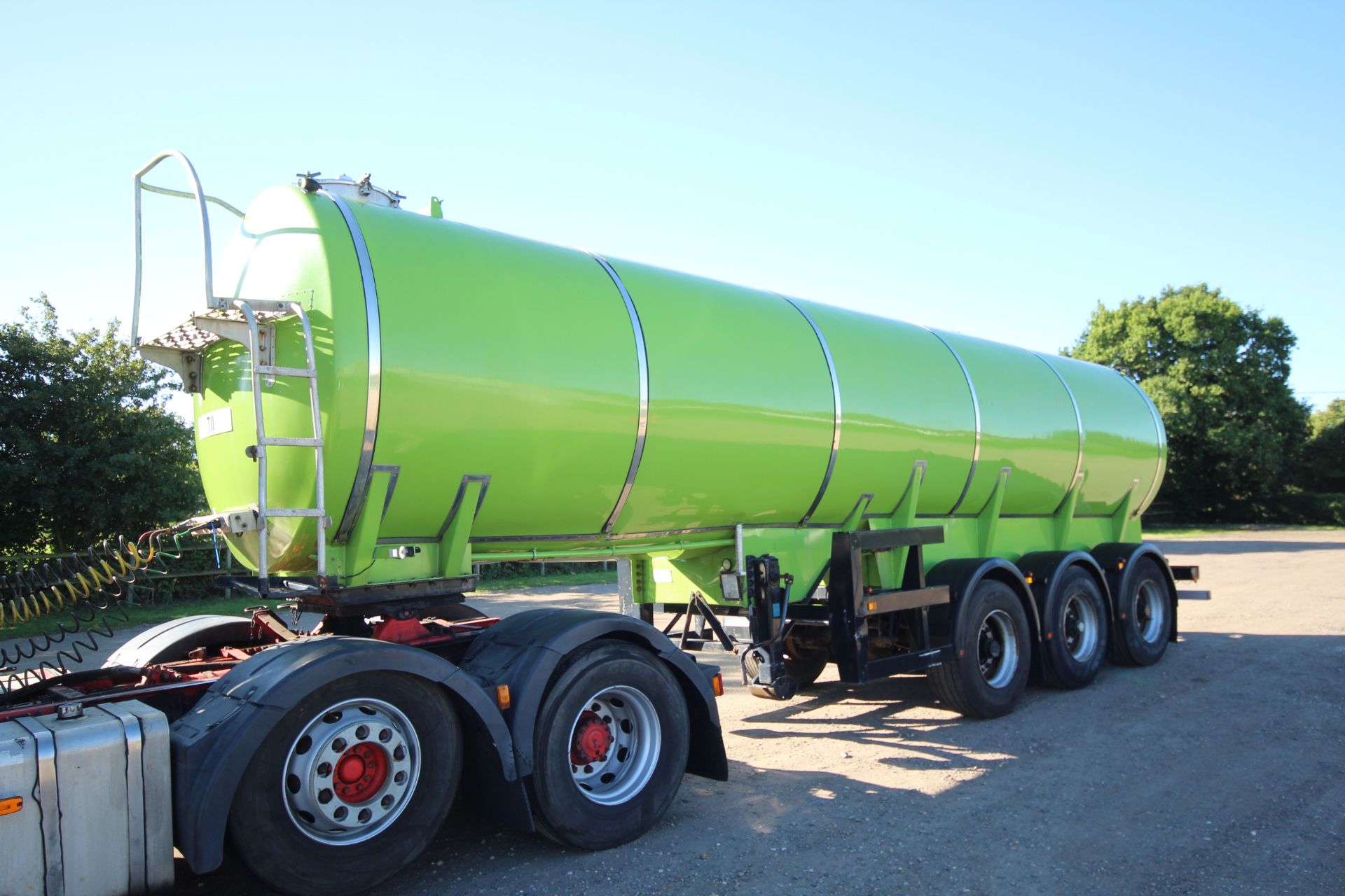 Dairy Products Transport 24,575L stainless steel tri-axle tanker. Registration A160342. Date of - Image 7 of 54