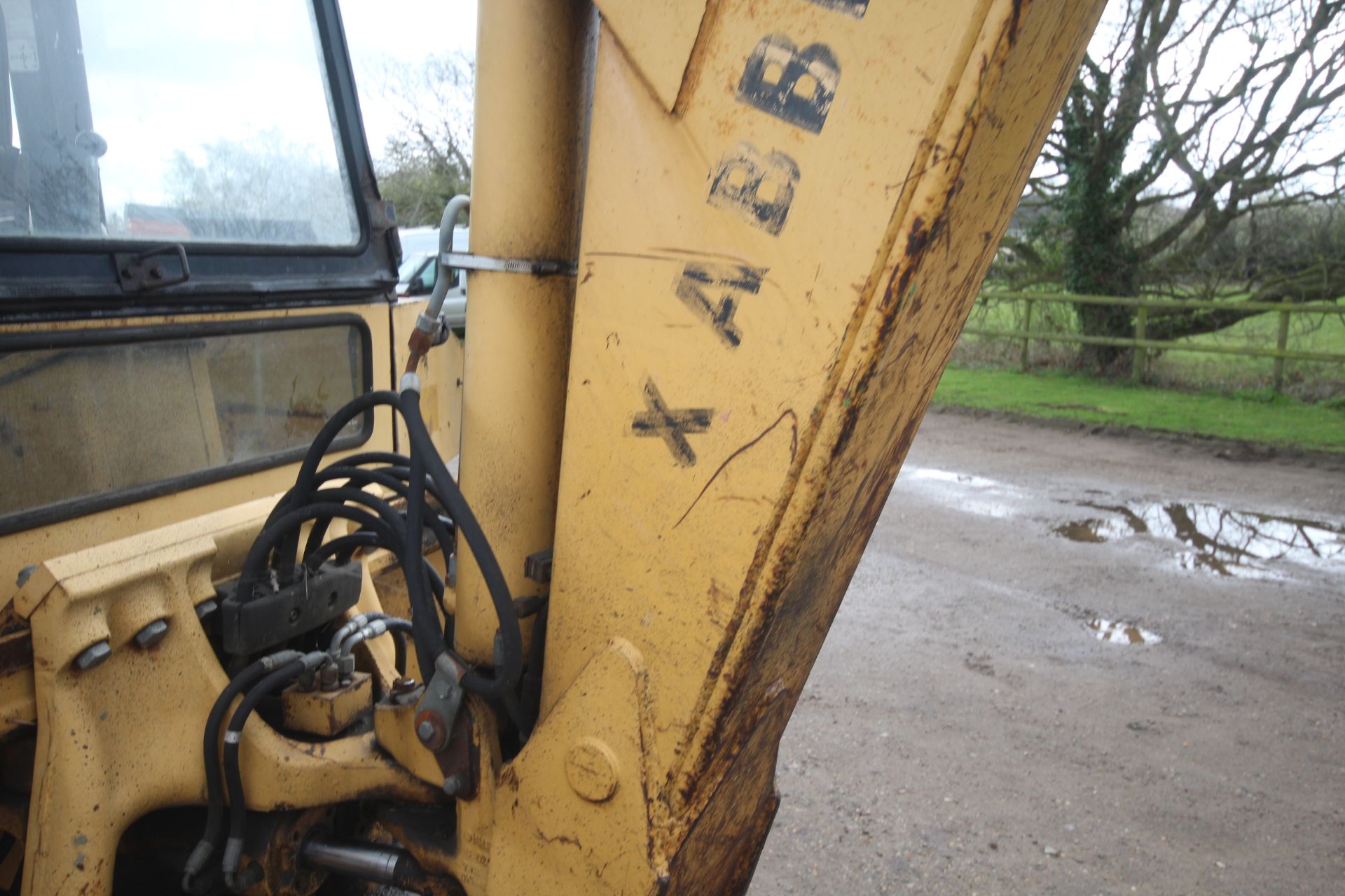 Ford 655 4WD backhoe loader. Registration F829 MVX. Date of first registration 03/10/1988. Showing - Image 53 of 87