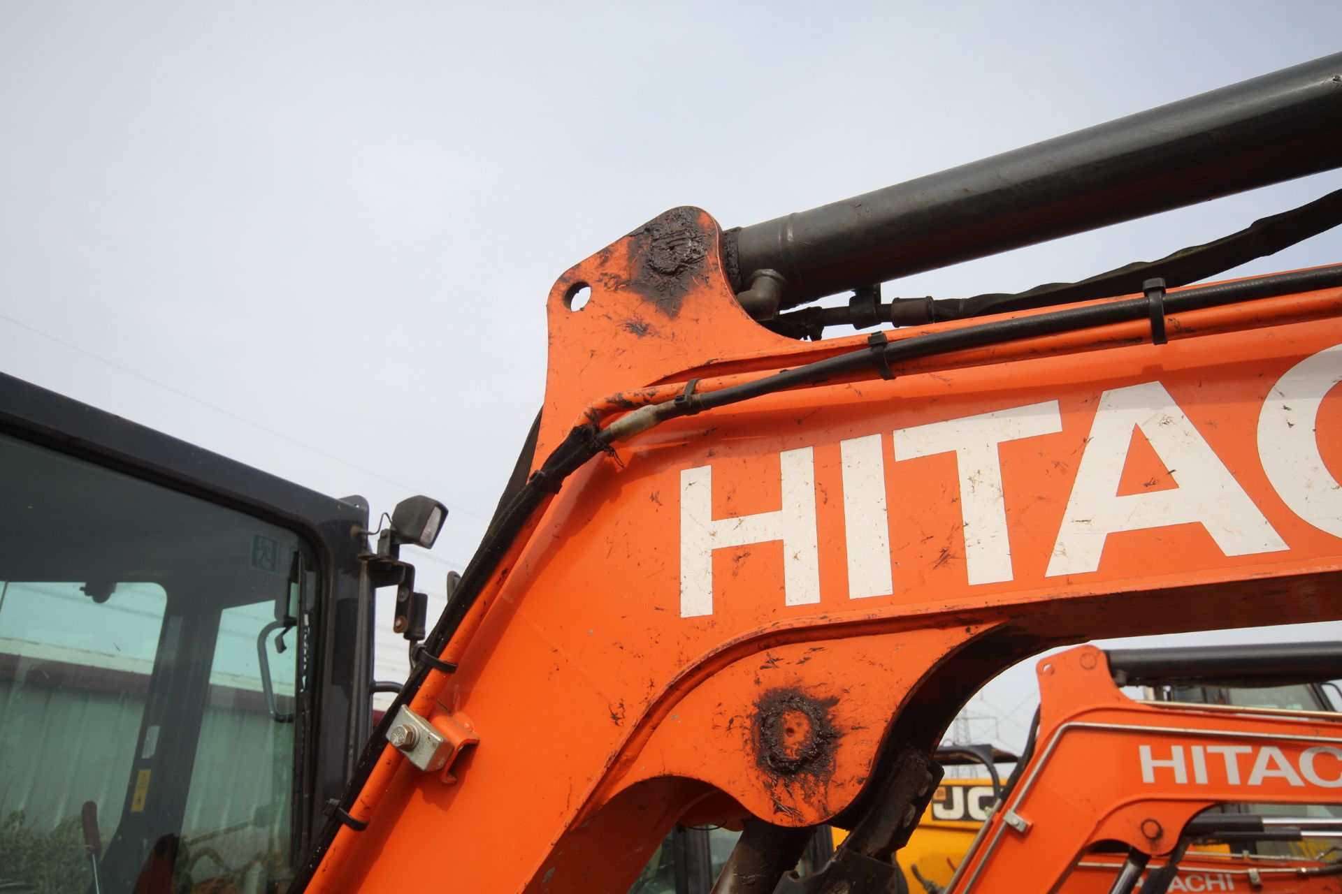 Hitachi Z-Axis 26U-5A CR 2.6T rubber track excavator. 2018. 3,000 hours. Serial number - Image 11 of 57