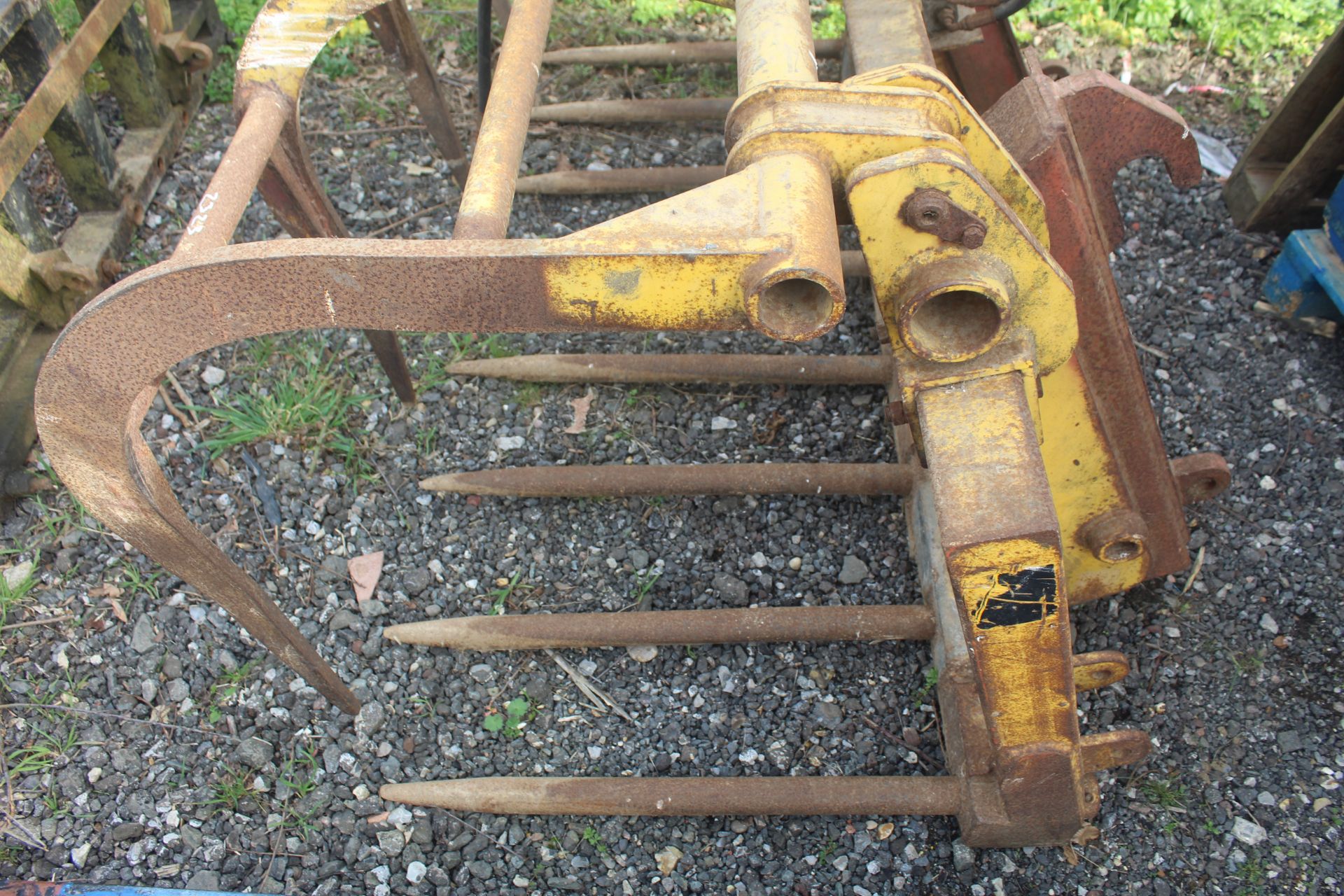 Sanderson muck grab. JCB Q-Fit brackets. - Image 15 of 16