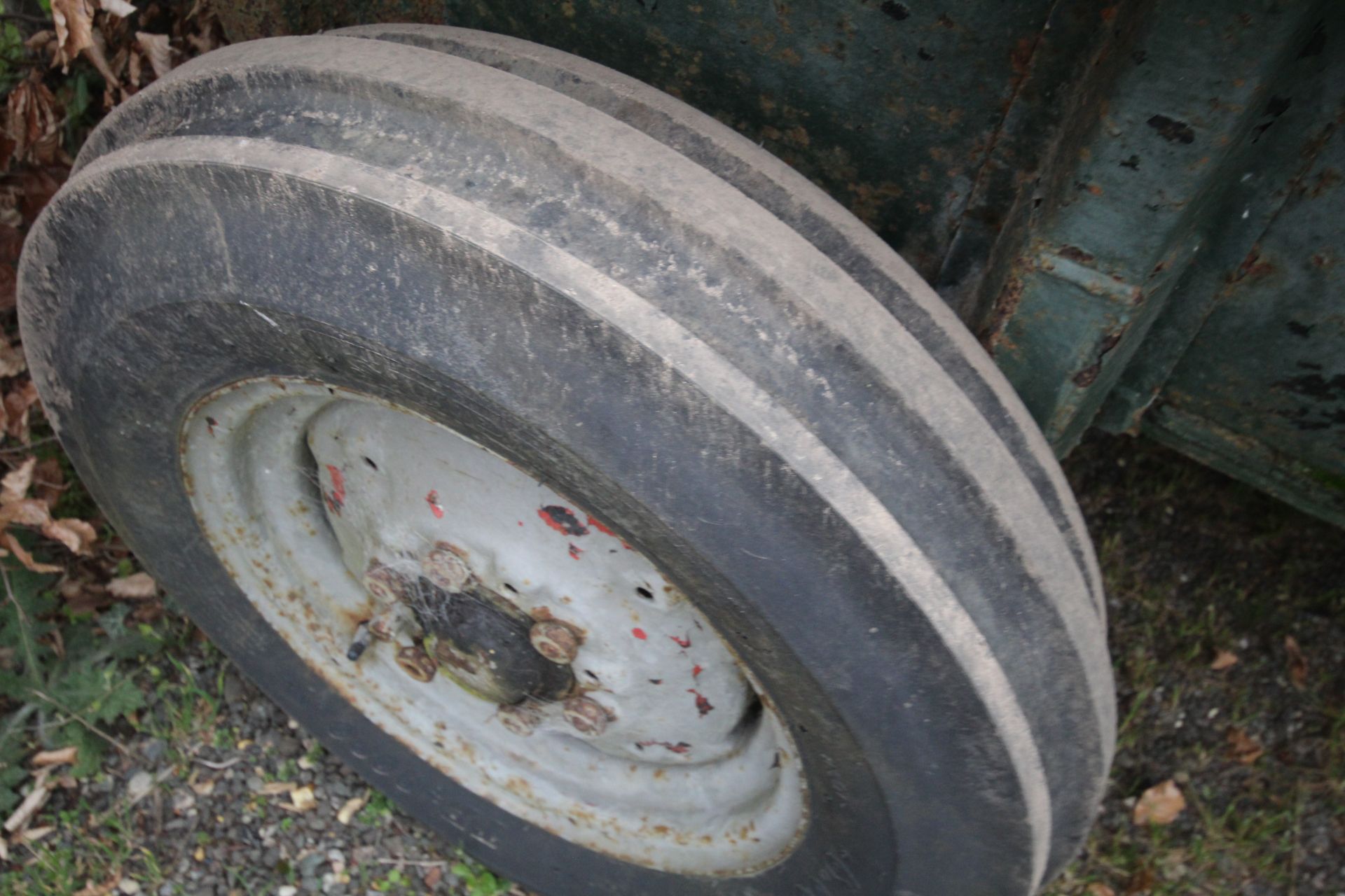 Ferguson LJEA-40 30cwt tipping trailer. Badged. Serial number 1371. For restoration. - Image 13 of 16