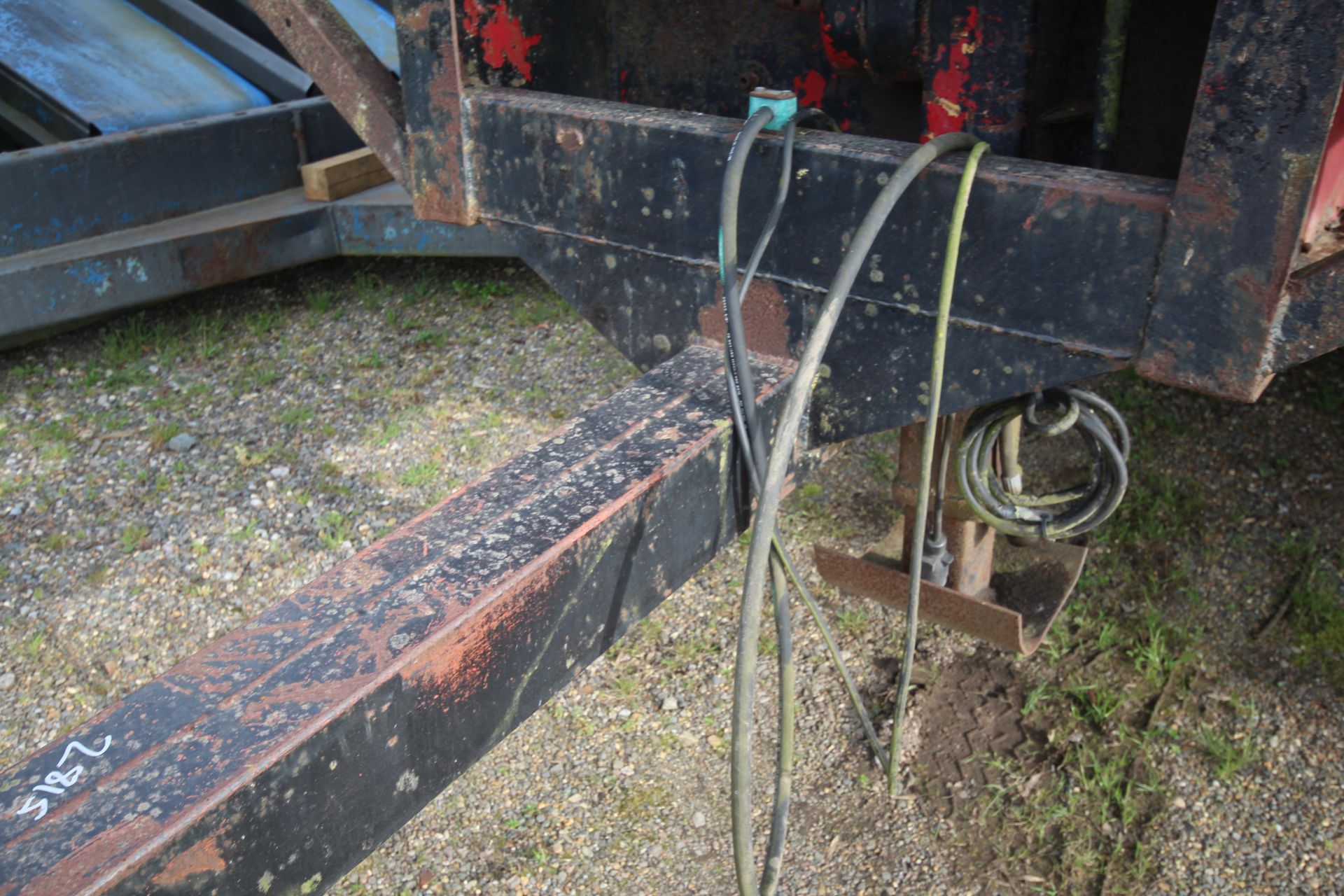 19ft 6in twin axle tractor drawn livestock trailer. Ex-lorry drag. With steel suspension and twin - Image 6 of 34