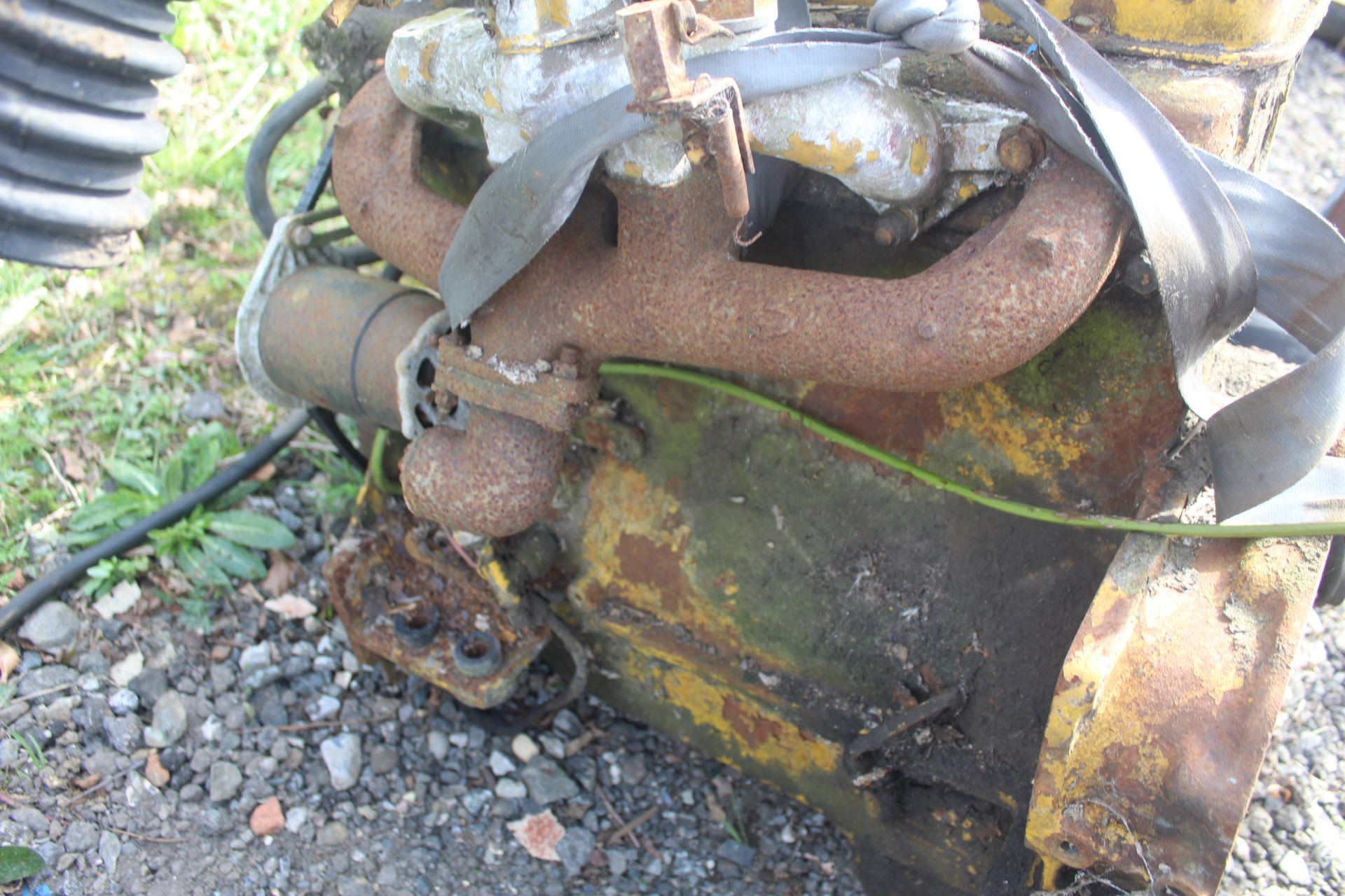 Fordson Major petrol engine. Previously used on gas in forklift. For spares or repair. V - Image 5 of 8