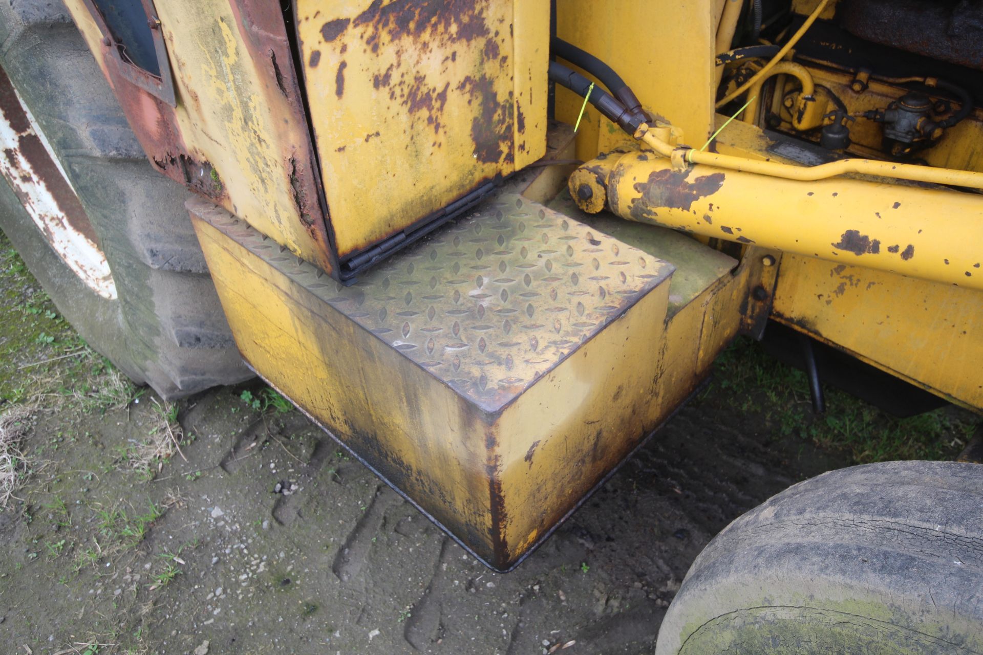 International Harvester 260A 2WD backhoe loader. Registration CWJ 891T (no paperwork). Date of first - Image 22 of 104