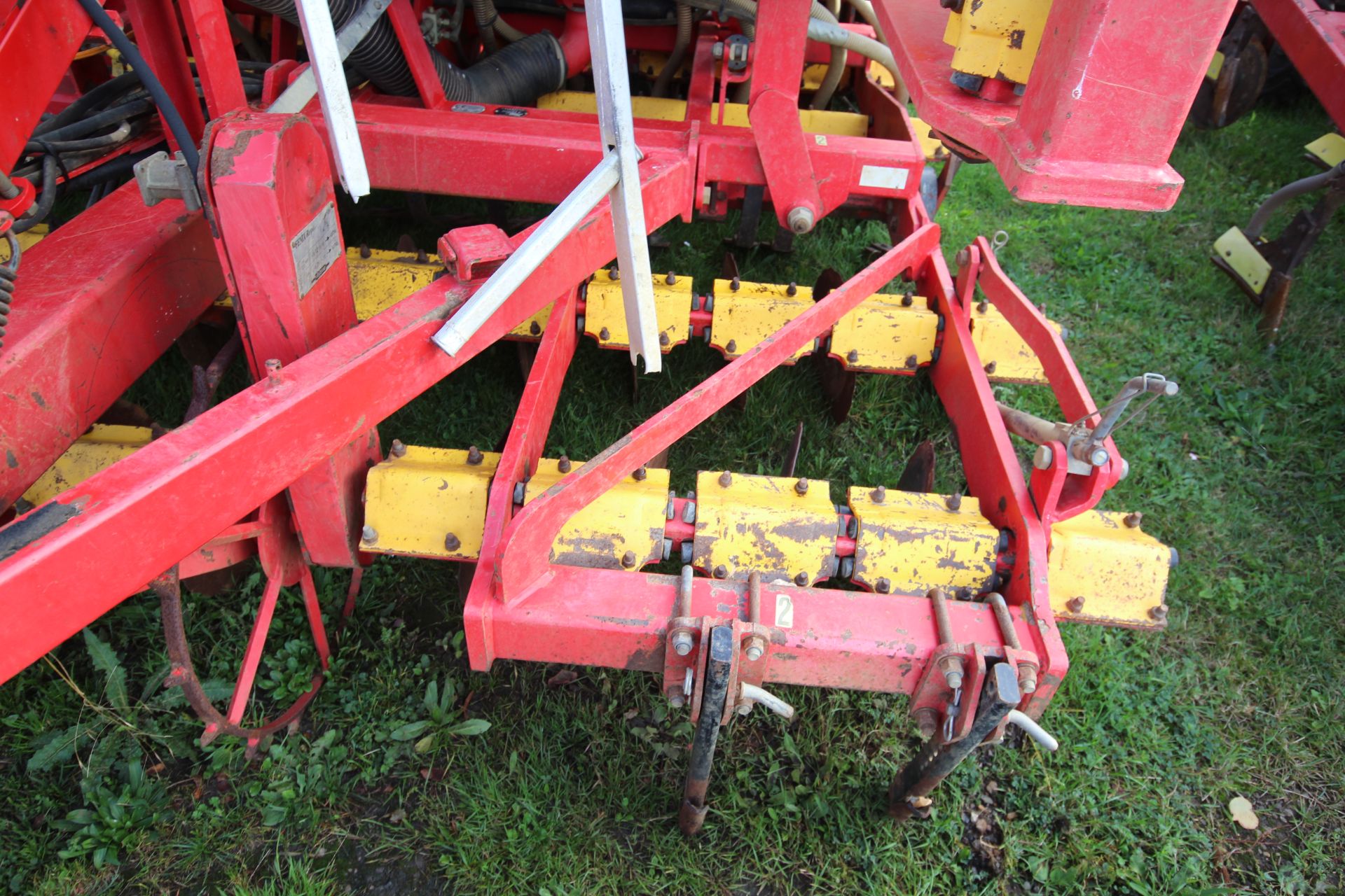 Vaderstad Rapid 400F 4m System Disc drill. With smooth tyre packer, front packer and spares. Control - Image 13 of 56