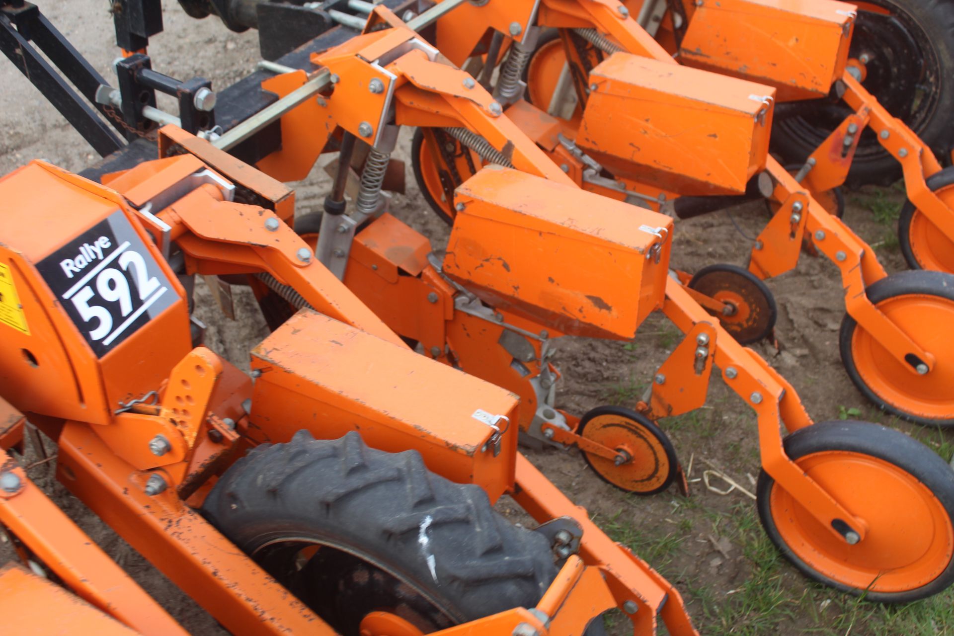 Stanhay Rallye 592 hdraulic folding 12 row beet drill. With bout markers. V - Bild 14 aus 28
