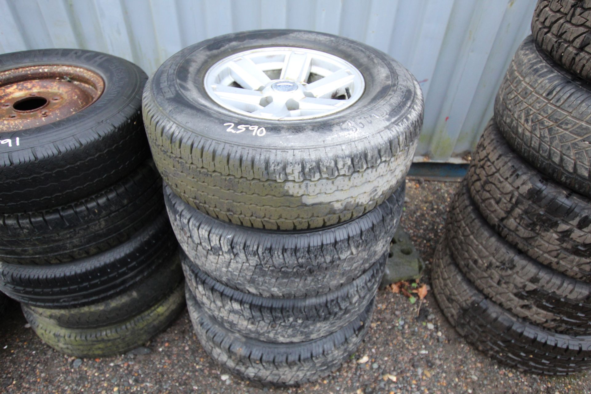 4x Ford Ranger wheels and tyres. V