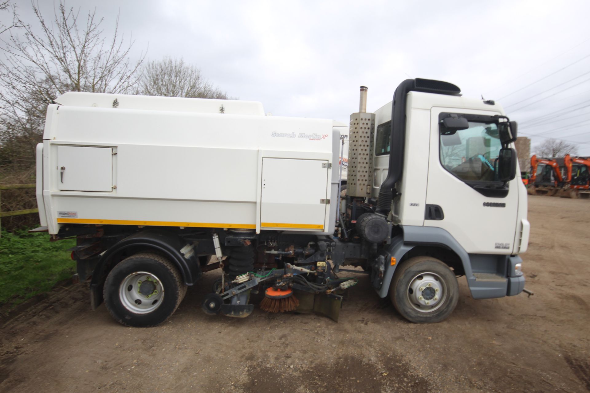 Leyland DAF FA LF45.160 7.5T LHD 4x2 sweeper. Registration CN60 CAV. Date of first registration 12/ - Image 4 of 70