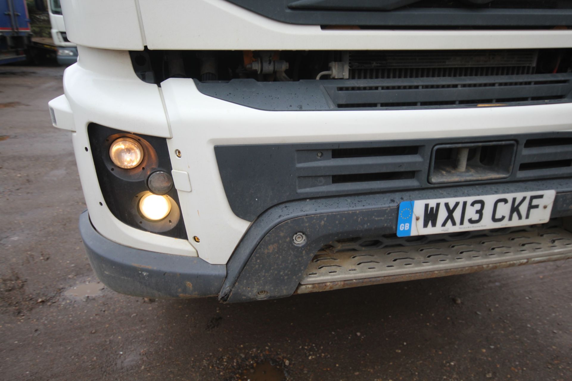 Volvo FMX 410 8x4 32T tipper. Registration WX13 CKF. Date of first registration 17/05/2013. 520, - Image 10 of 80