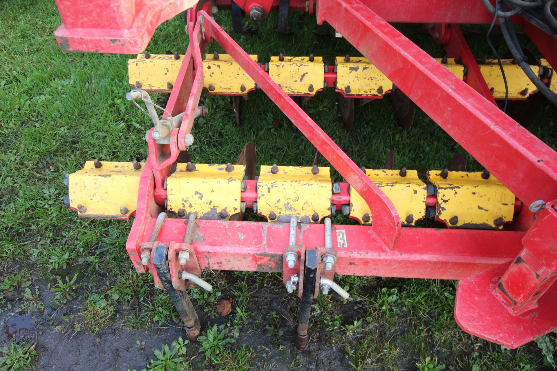 Vaderstad Rapid 400F 4m System Disc drill. With smooth tyre packer, front packer and spares. Control - Image 42 of 56