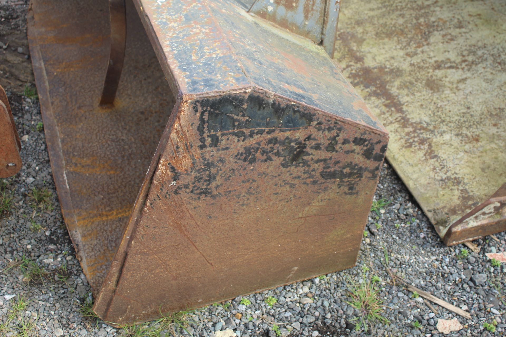 Loader bucket. JCB Q-Fit brackets. V - Image 2 of 8