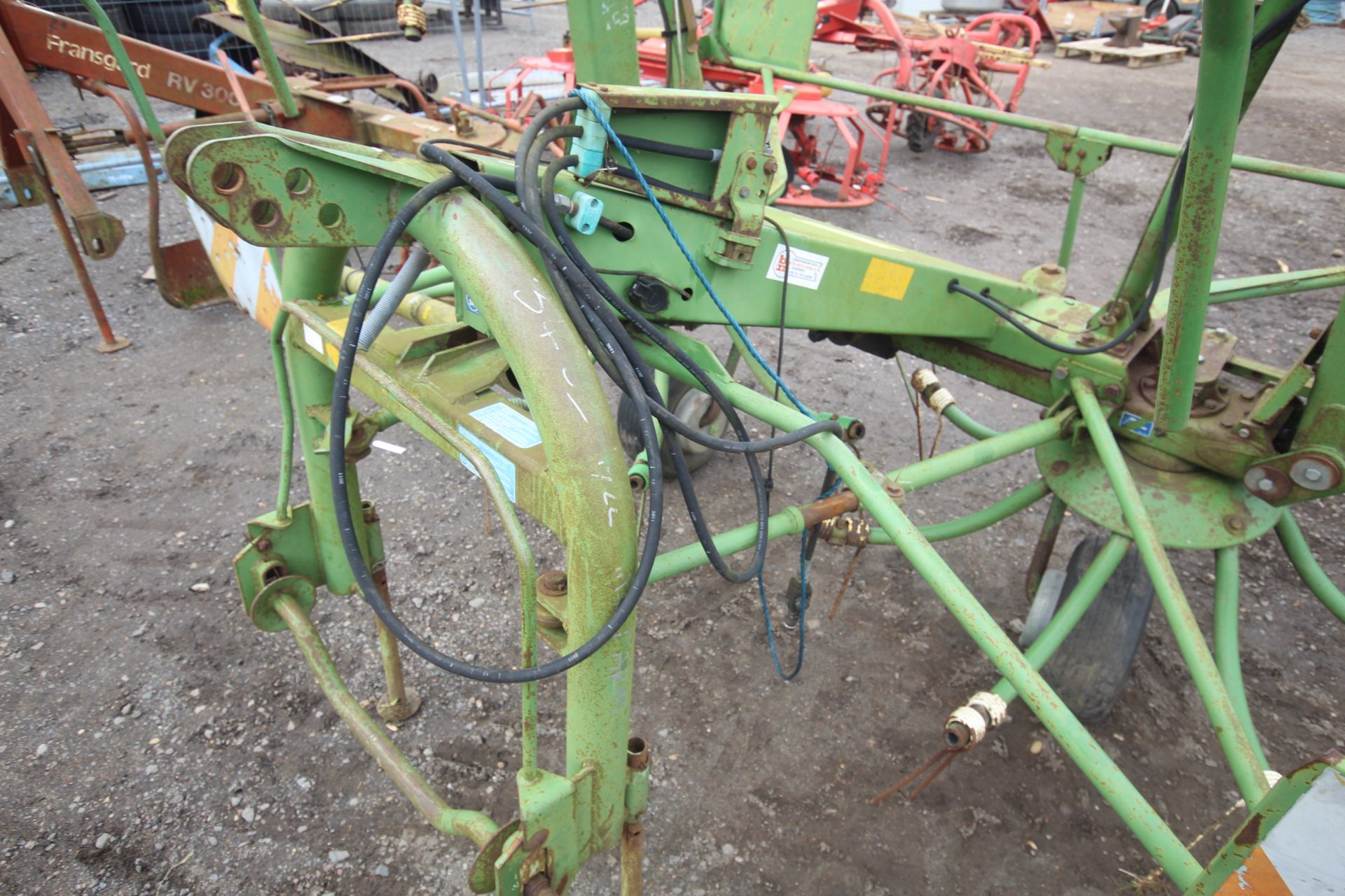 Krone KW4 4 rotor hydraulic folding mounted tedder. V - Image 5 of 13