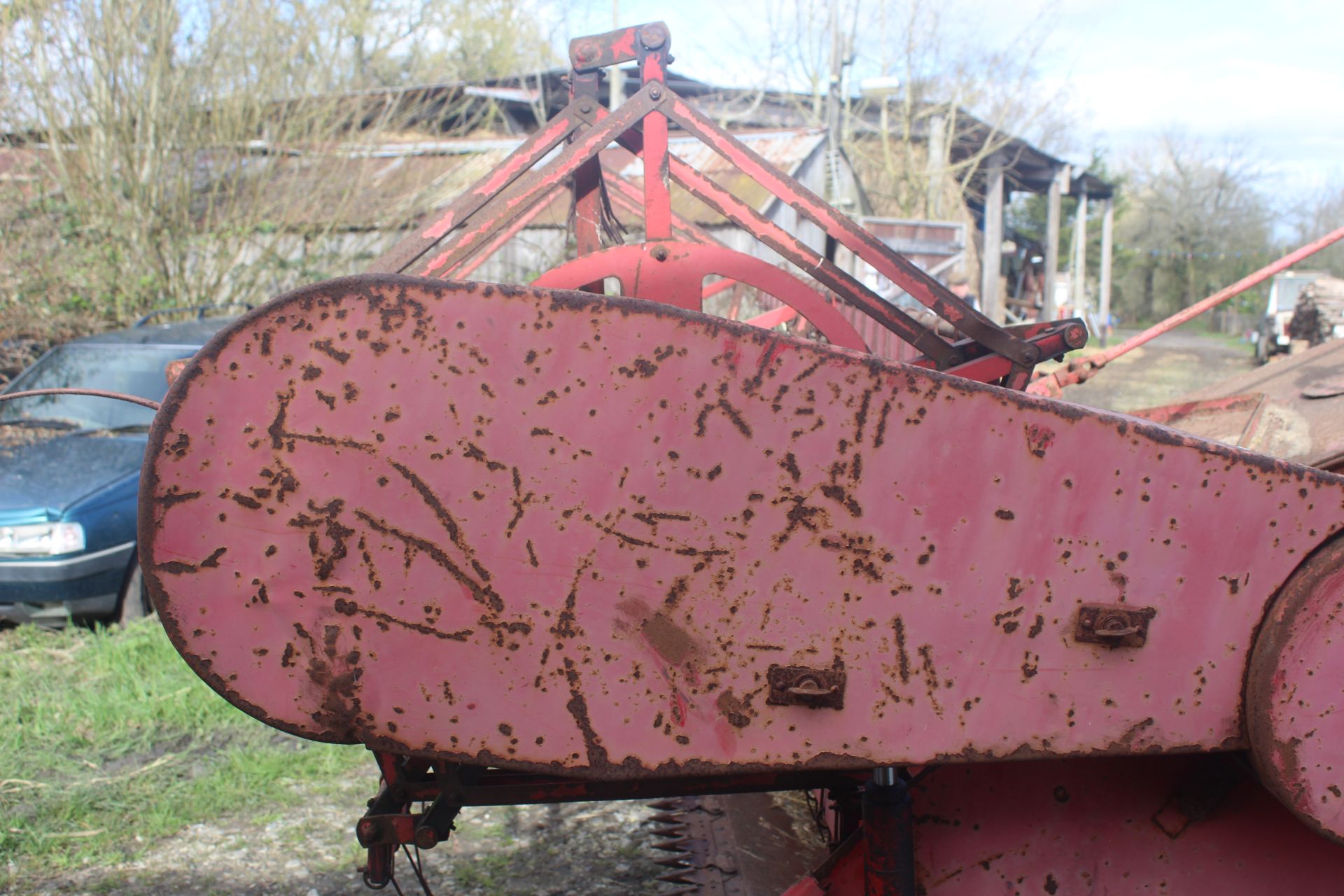 Massey Ferguson 788 8ft cut combine. Registration EBJ 851C (no paperwork). 12.4/11-28 front wheels - Image 16 of 53