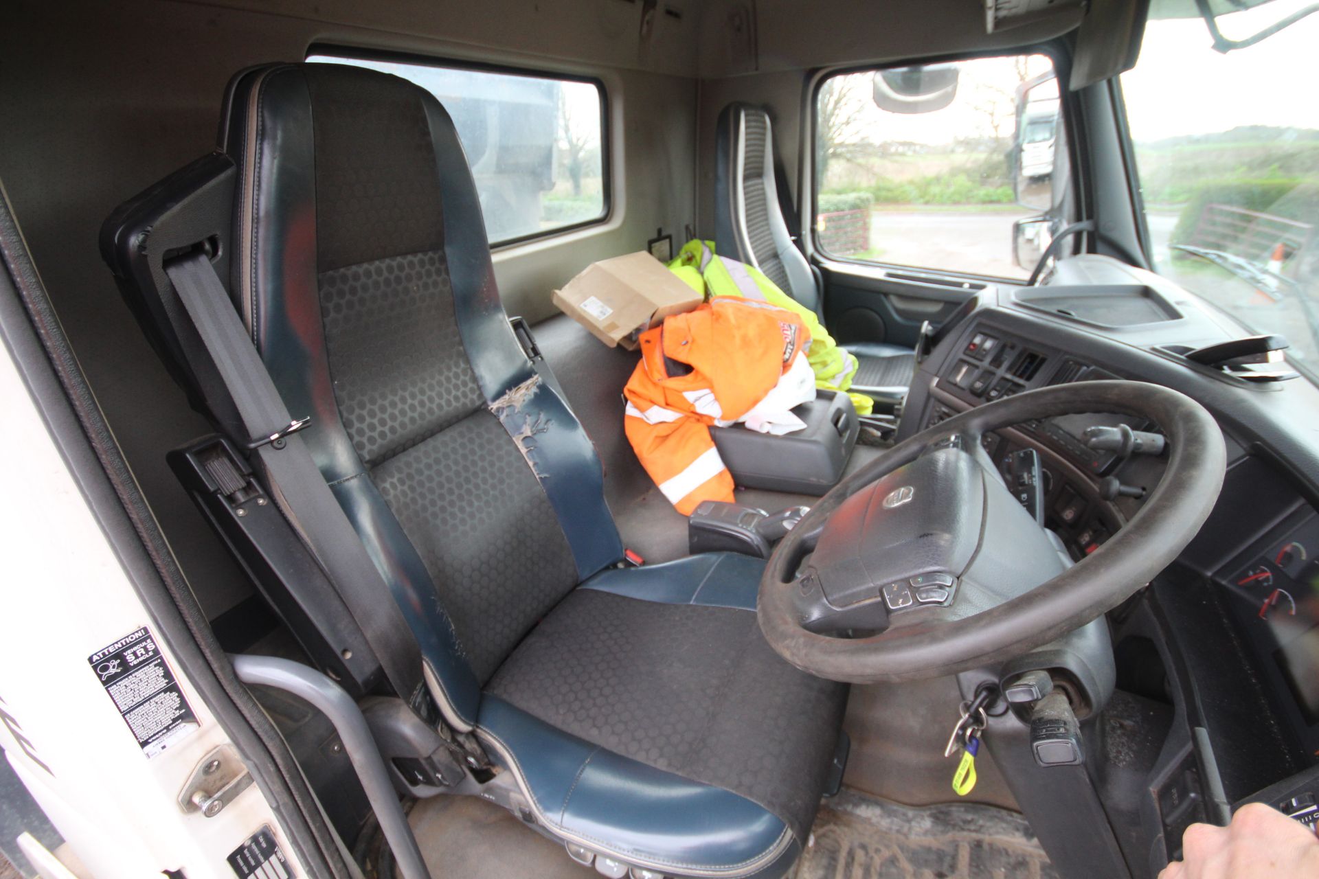 Volvo FMX 410 8x4 32T tipper. Registration WX13 CKF. Date of first registration 17/05/2013. 520, - Image 53 of 80