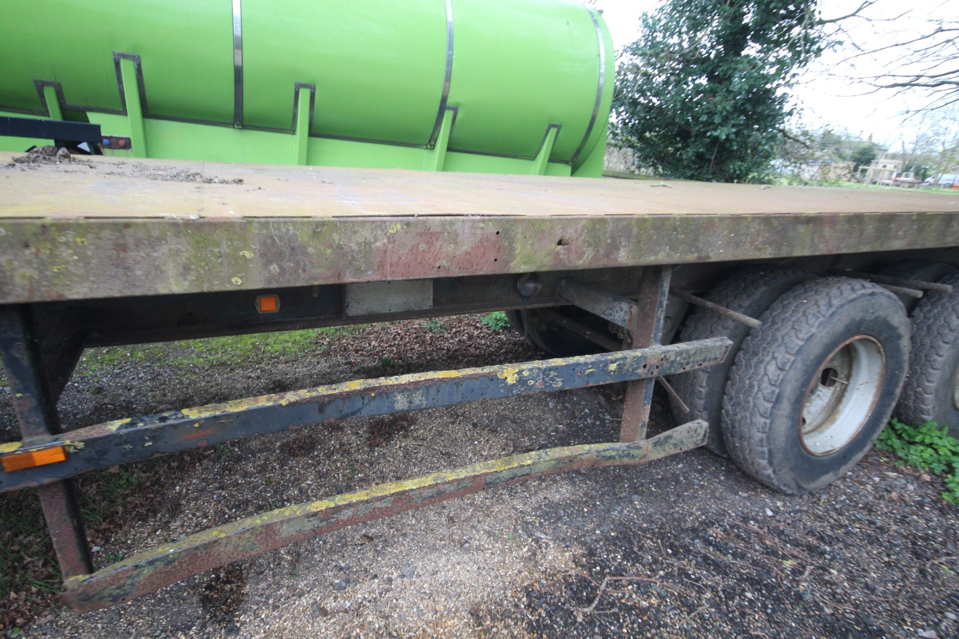 40ft twin axle straw trailer. With dolly and metal floor. V - Image 15 of 42