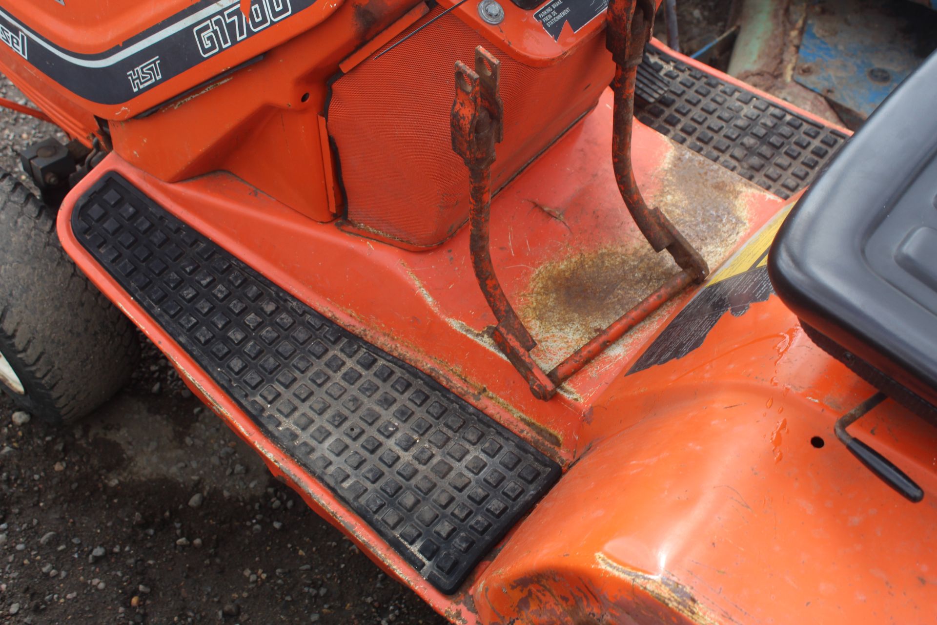 Kubota G1600 diesel hydrostatic garden tractor. Key held. - Bild 17 aus 20