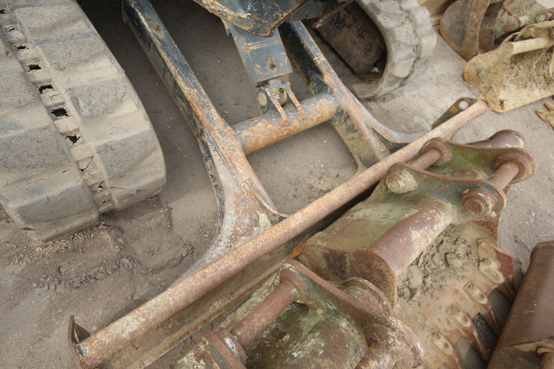 Hitachi Z-Axis 52U-3 CLR 5T rubber track excavator. 2013. 5,066 hours. Serial number HCM - Bild 17 aus 71