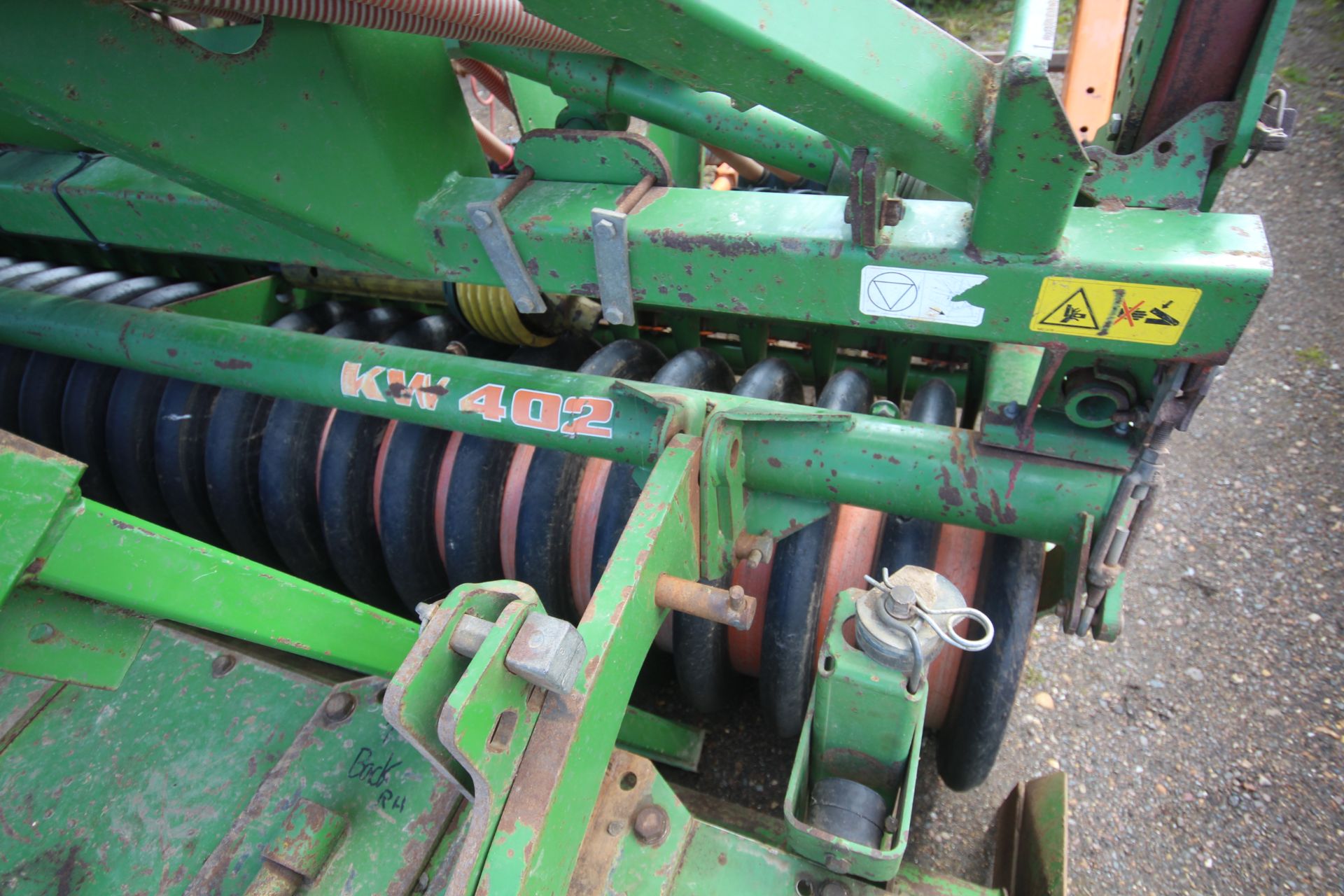 Amazone KE403 4m combination drill. 2005. With disc coulters, pre-em and tramlime. Manual, Control - Image 19 of 44
