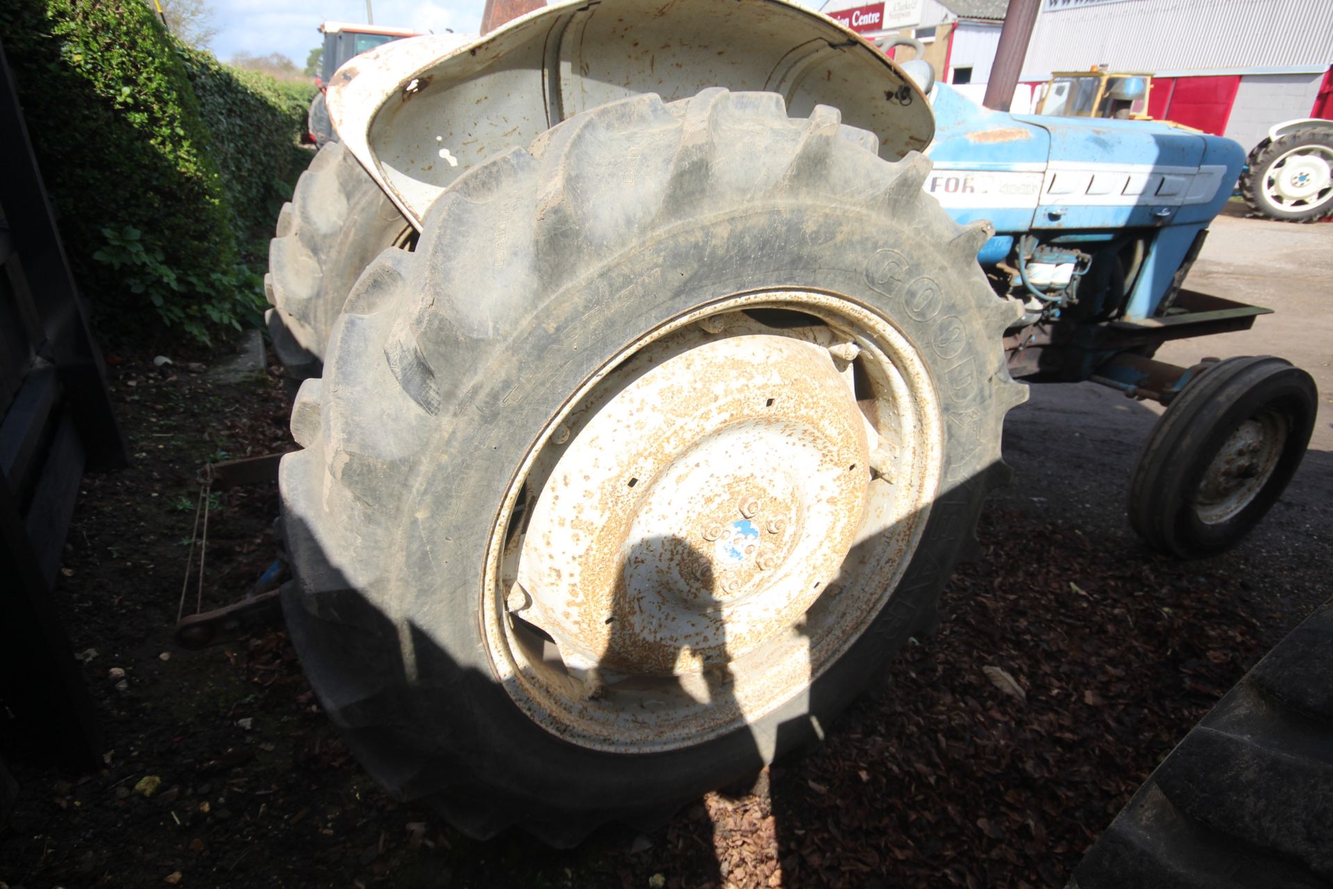 Ford 4000 Pre-Force 2WD tractor. Registration SRT 439F (expired). 13.6R36 rear wheels and tyres @ - Image 27 of 45