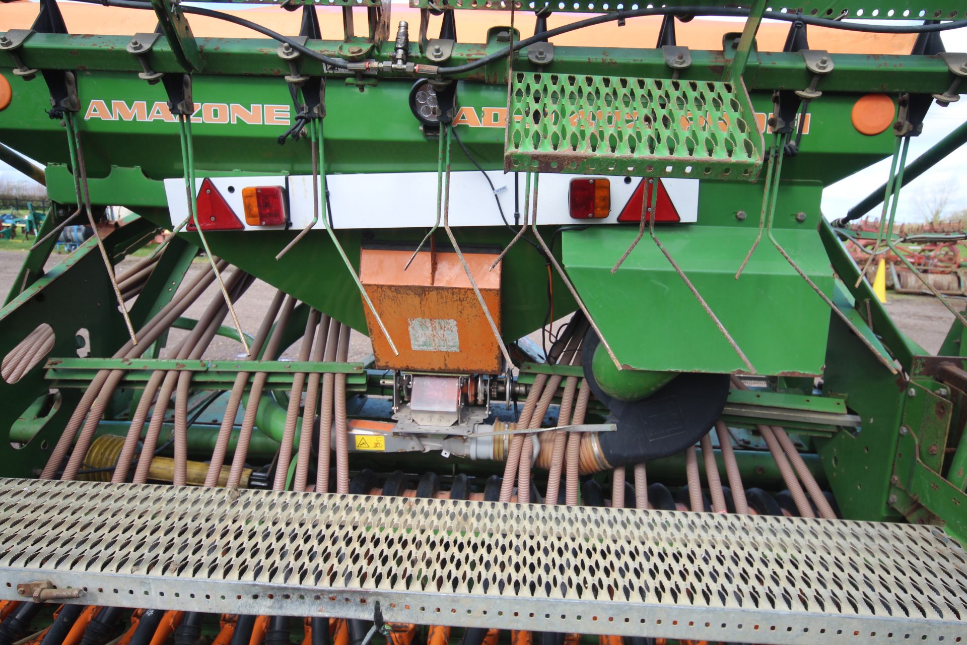 Amazone KE403 4m combination drill. 2005. With disc coulters, pre-em and tramlime. Manual, Control - Image 29 of 44