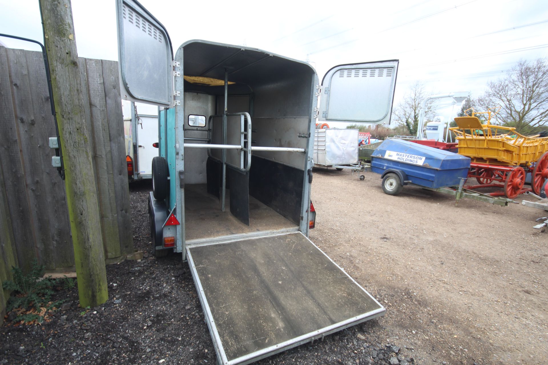 Ifor Williams 505 two horse twin axle horsebox. Recent new floor fitted by main dealer. - Image 24 of 44