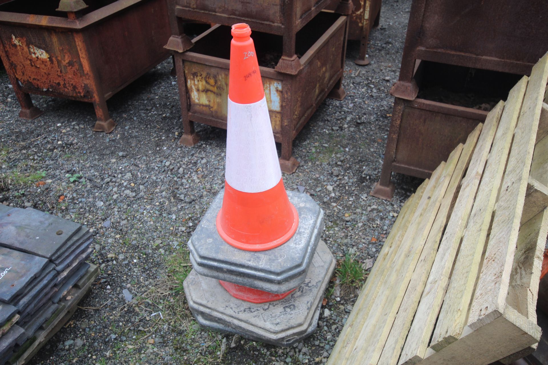 Quantity of cones.