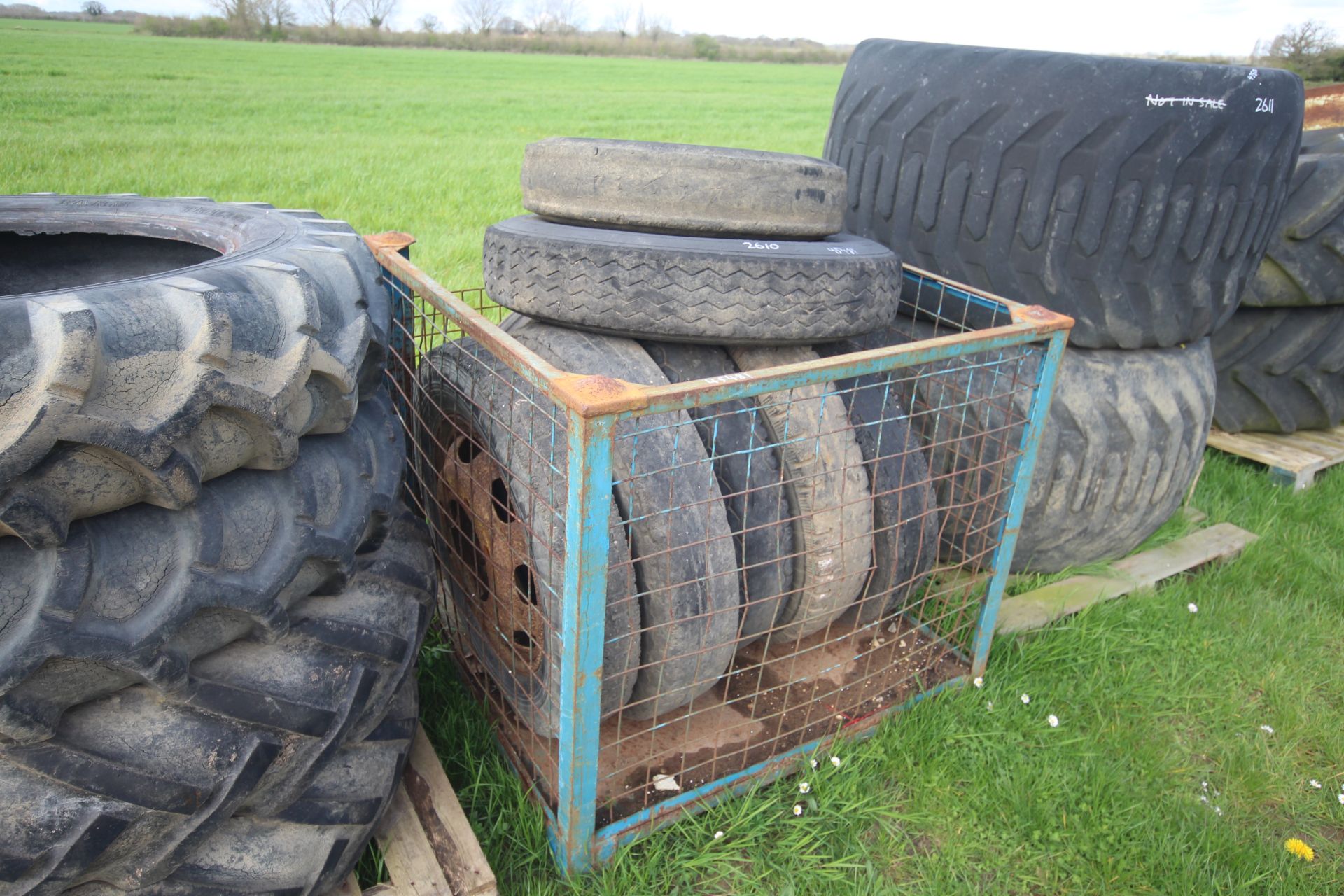 Various wheels and tyres. (4)