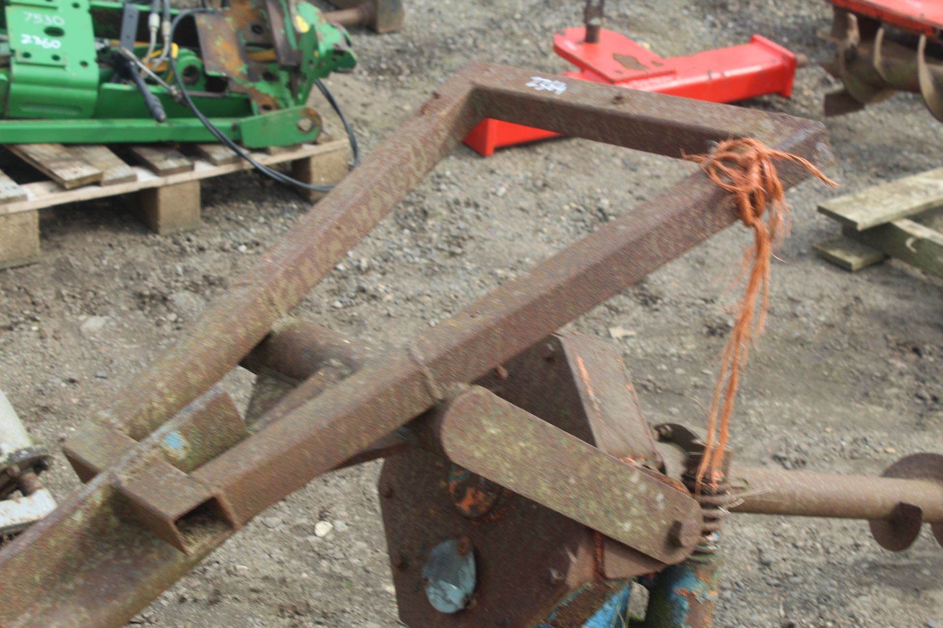 Tractor mounted post hole borer. V - Image 9 of 11