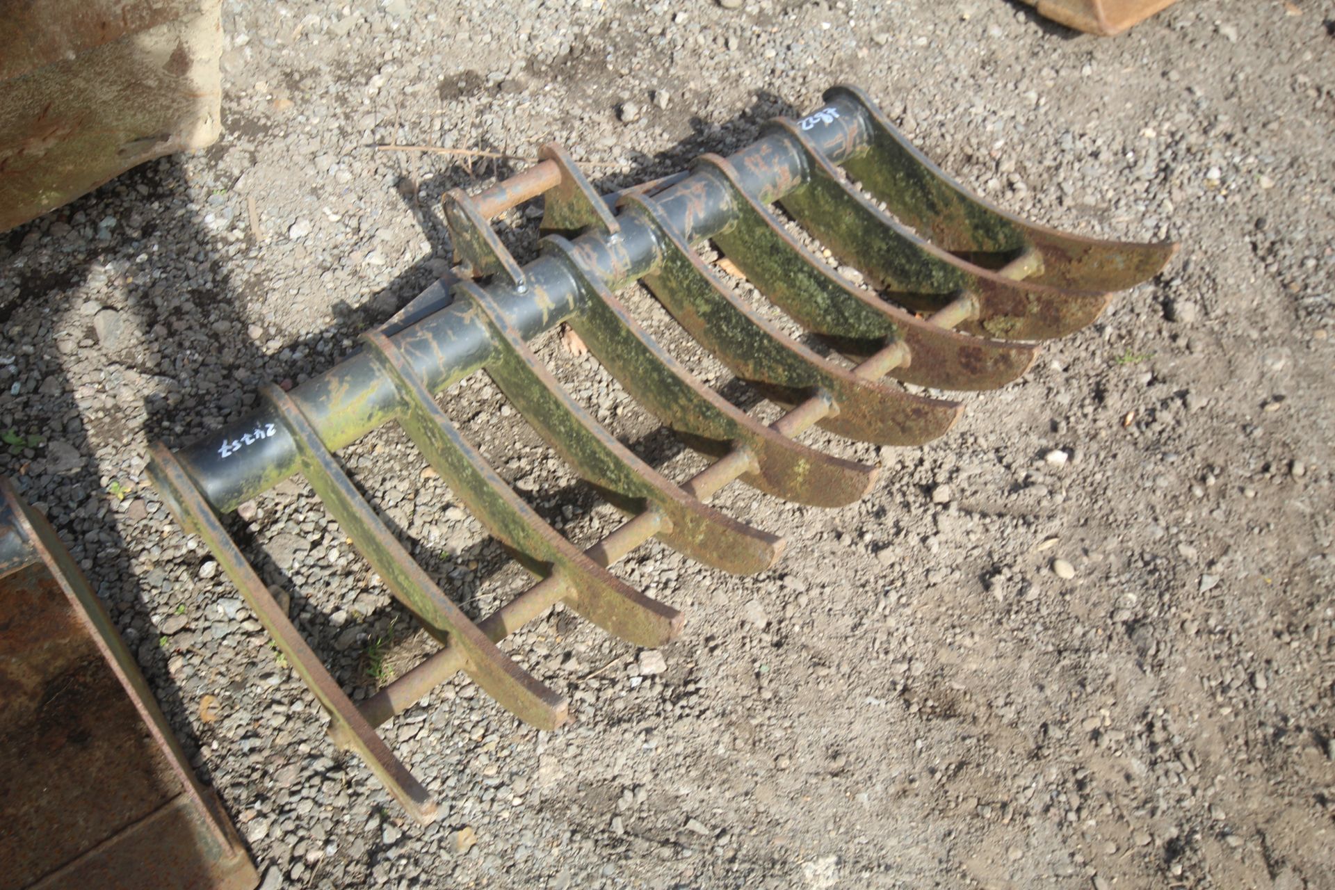 Landscape rake for 1.7T - 1.9T excavator.