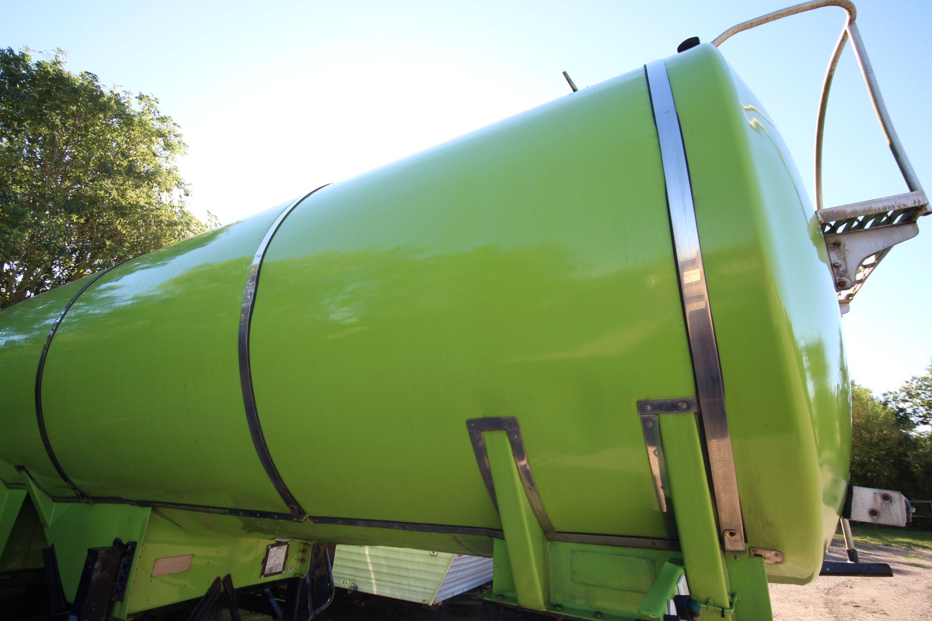 Dairy Products Transport 24,575L stainless steel tri-axle tanker. Registration A160342. Date of - Image 12 of 54