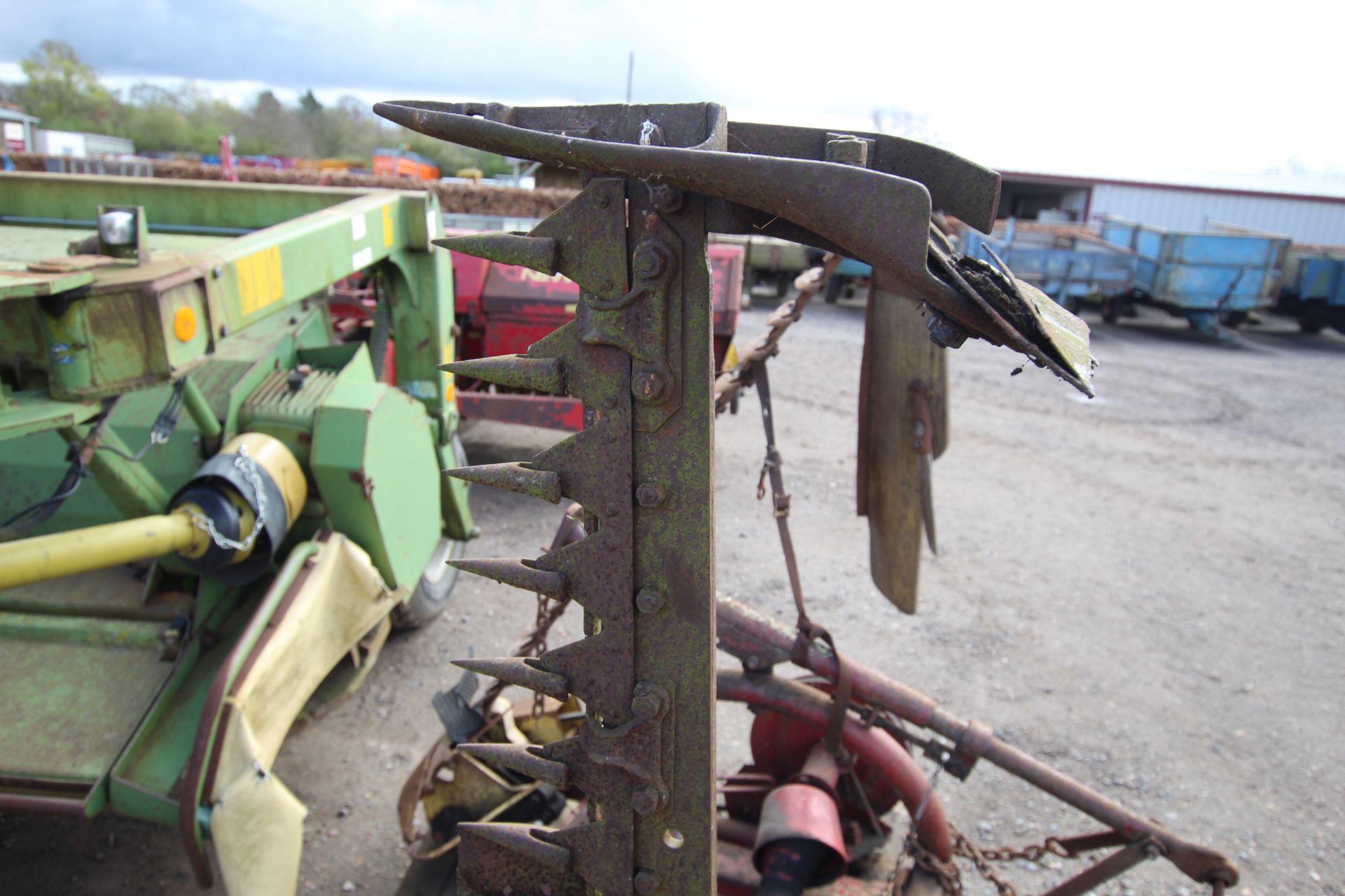 **CATALOGUE CHANGE** International B23 finger bar mower. From a Local Deceased estate. V - Image 9 of 10