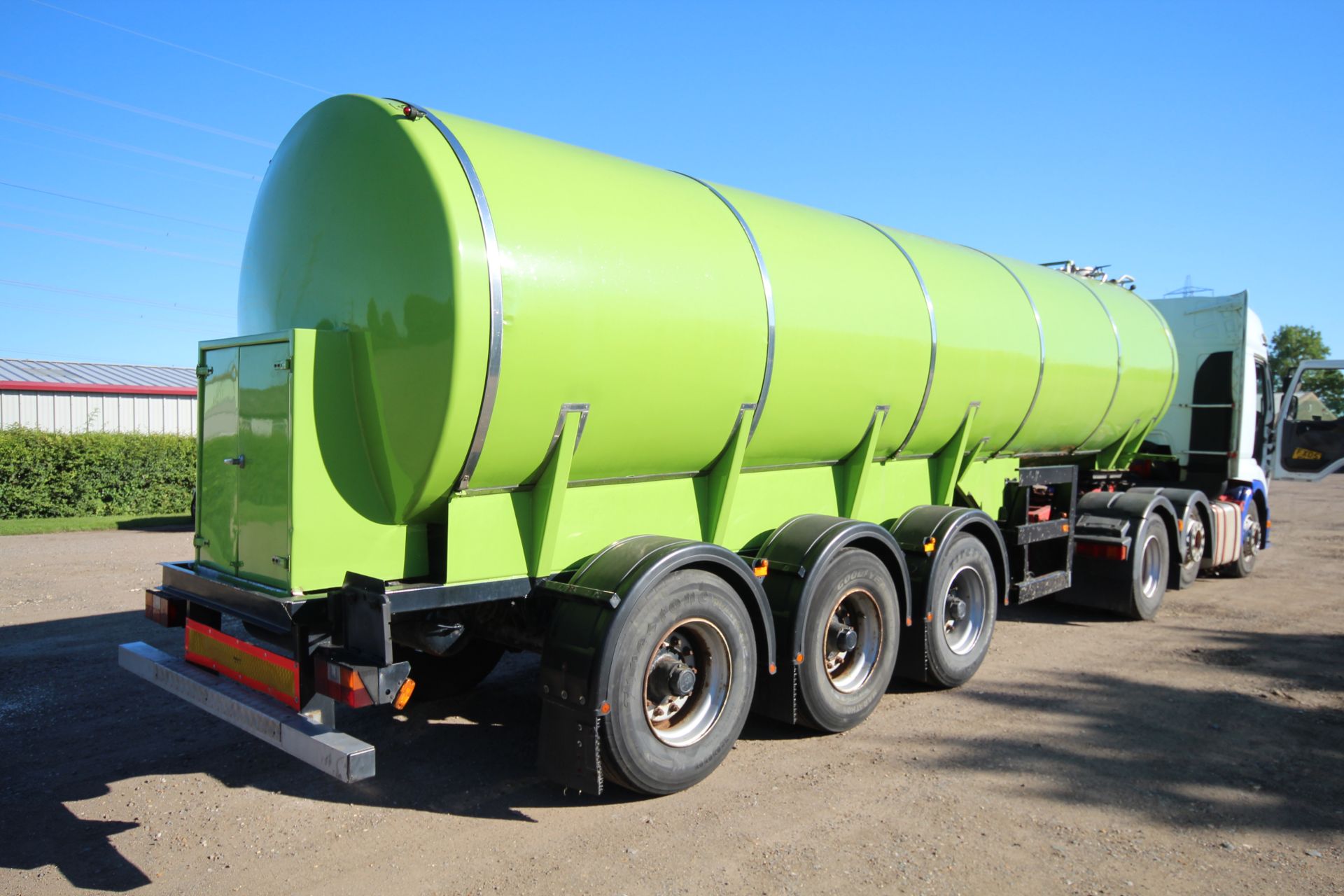 Dairy Products Transport 24,575L stainless steel tri-axle tanker. Registration A160342. Date of - Image 3 of 54