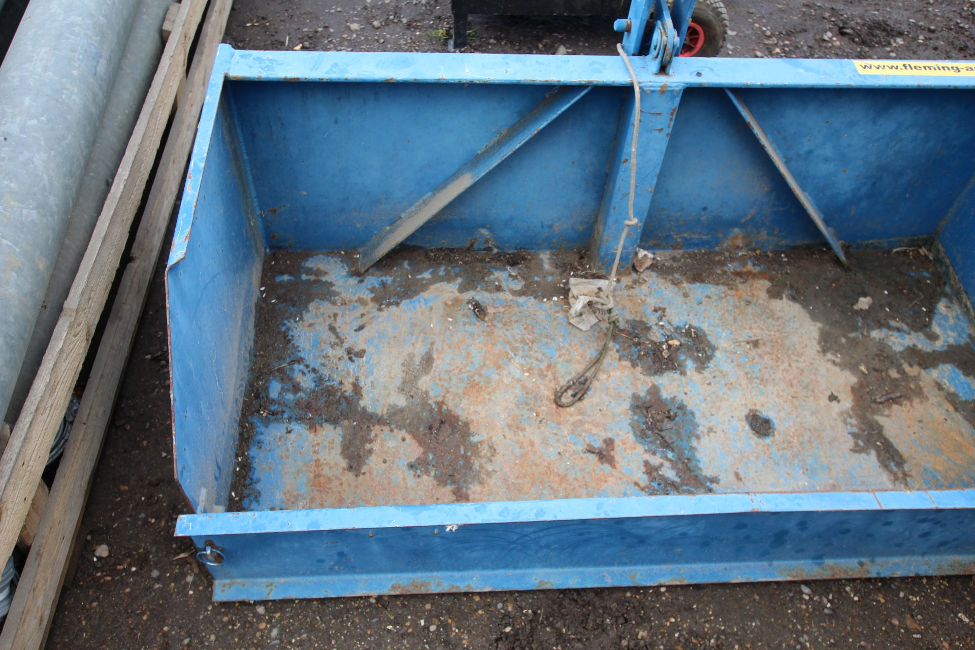 Fleming TB5 tipping transport box. - Image 8 of 10